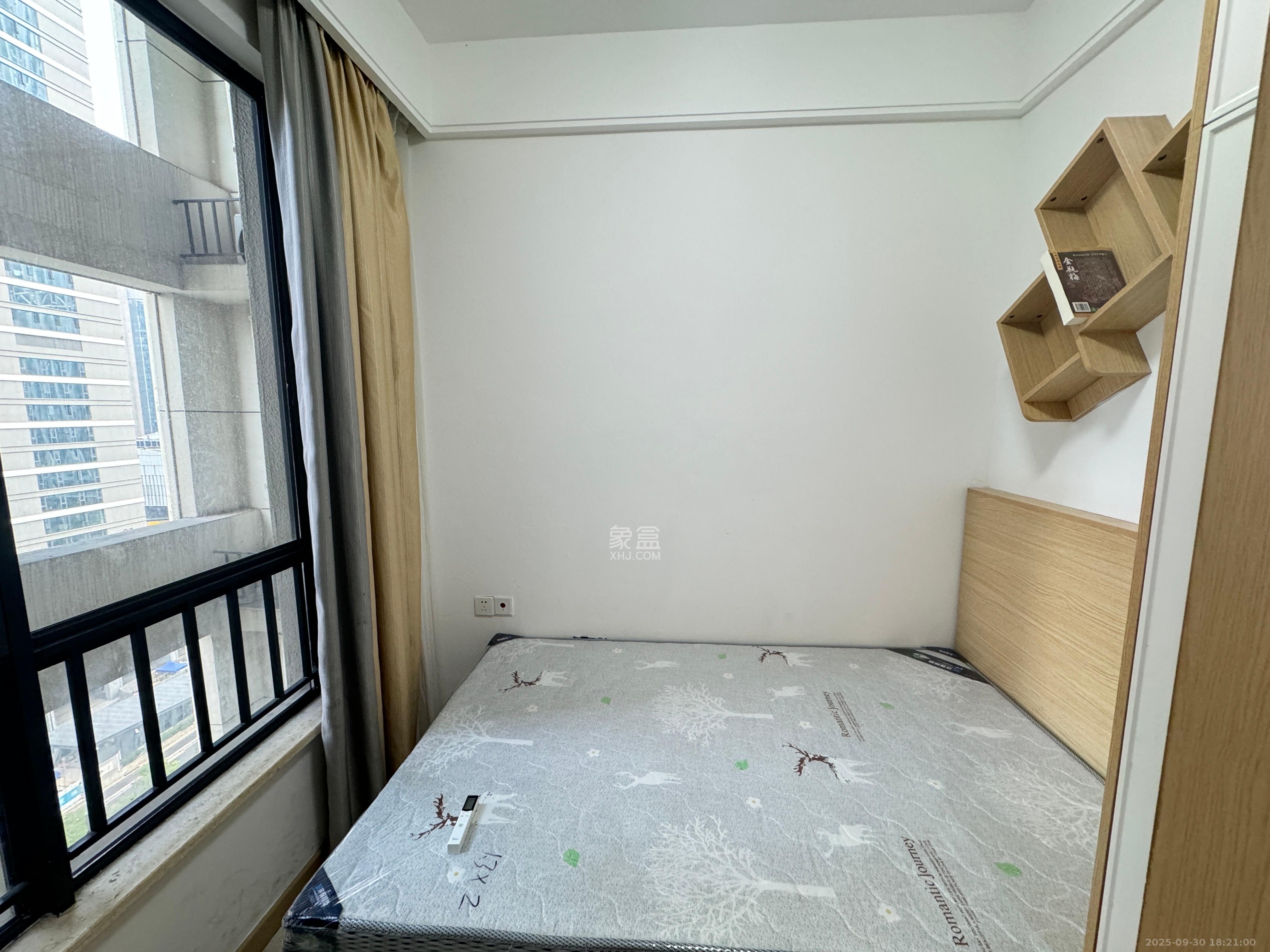 启迪协信中心  2室2厅1卫   2400.00元/月室内图