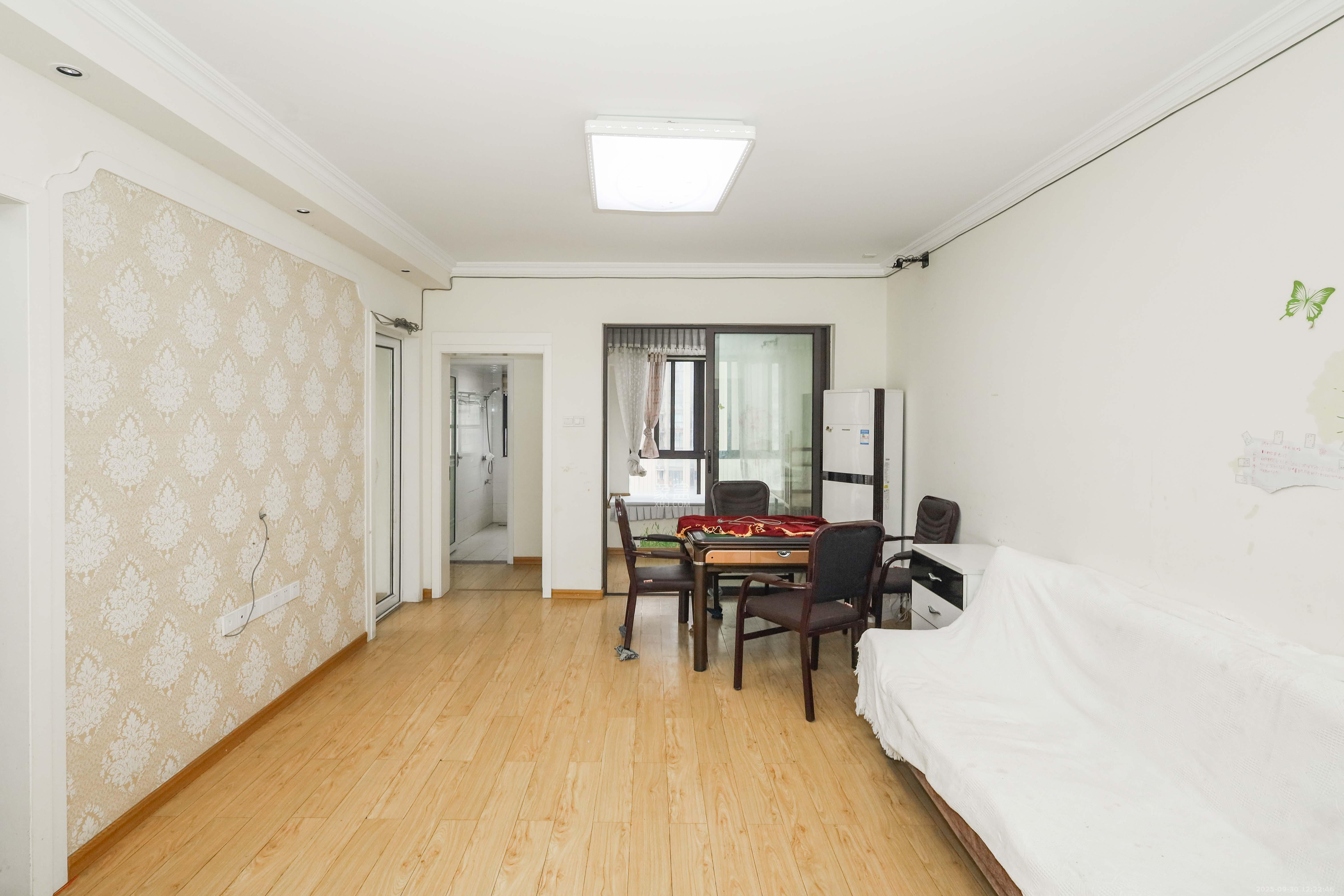 梅溪湖合能璞丽  3室2厅1卫    95.0万 梅溪湖合能璞丽  3室2厅1卫    95.0万客厅