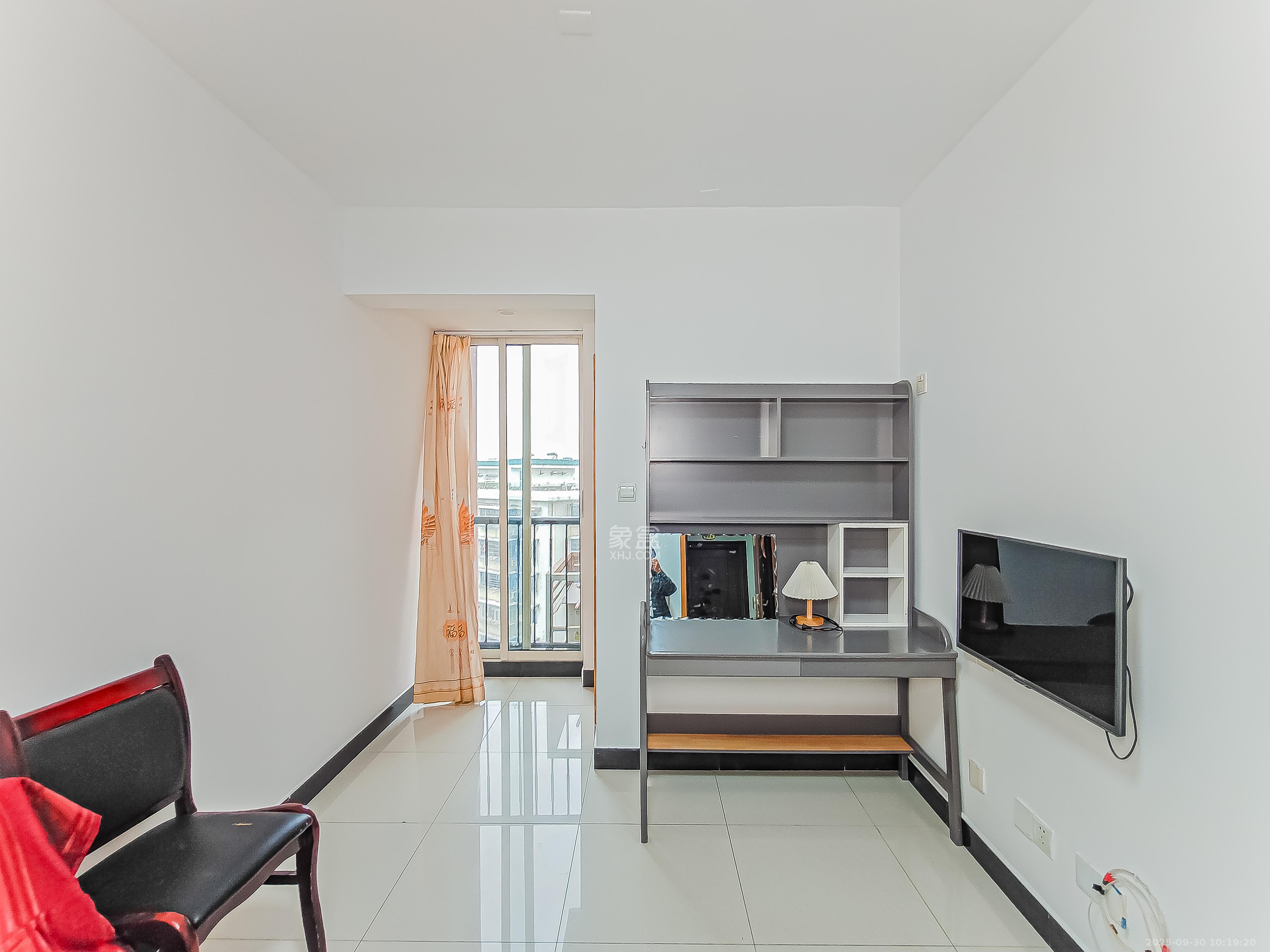 白沙晶城 1室1厅1卫 38.0万 白沙晶城 1室1厅1卫 38.0万客厅