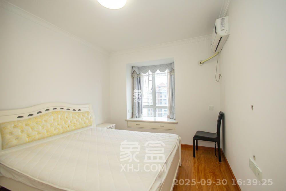 恒广国际景园一二区  1室2厅1卫    2200.0元/月室内图