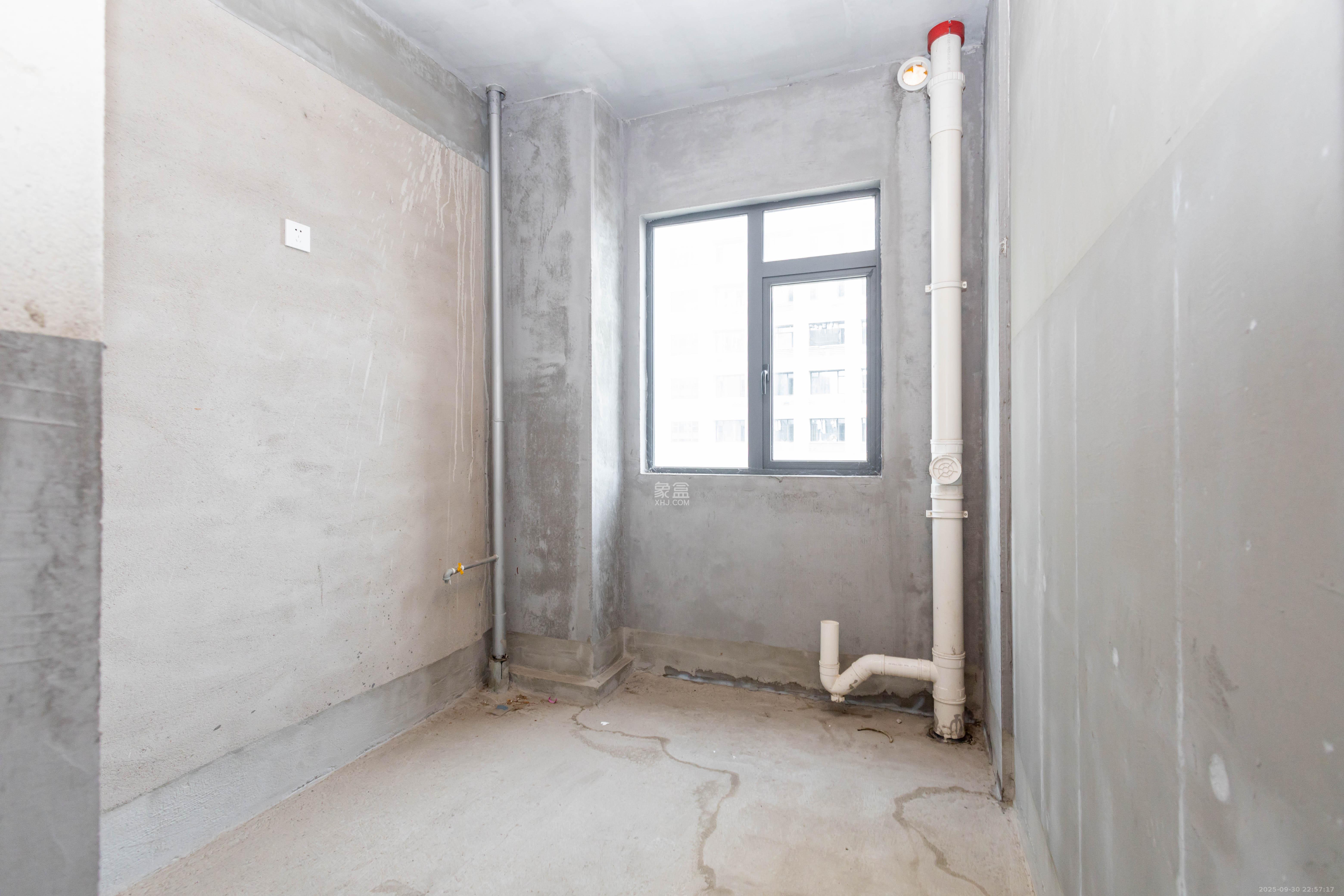 日盛湖湘花苑 3室2厅2卫 95.0万 日盛湖湘花苑 3室2厅2卫 95.0万厨房