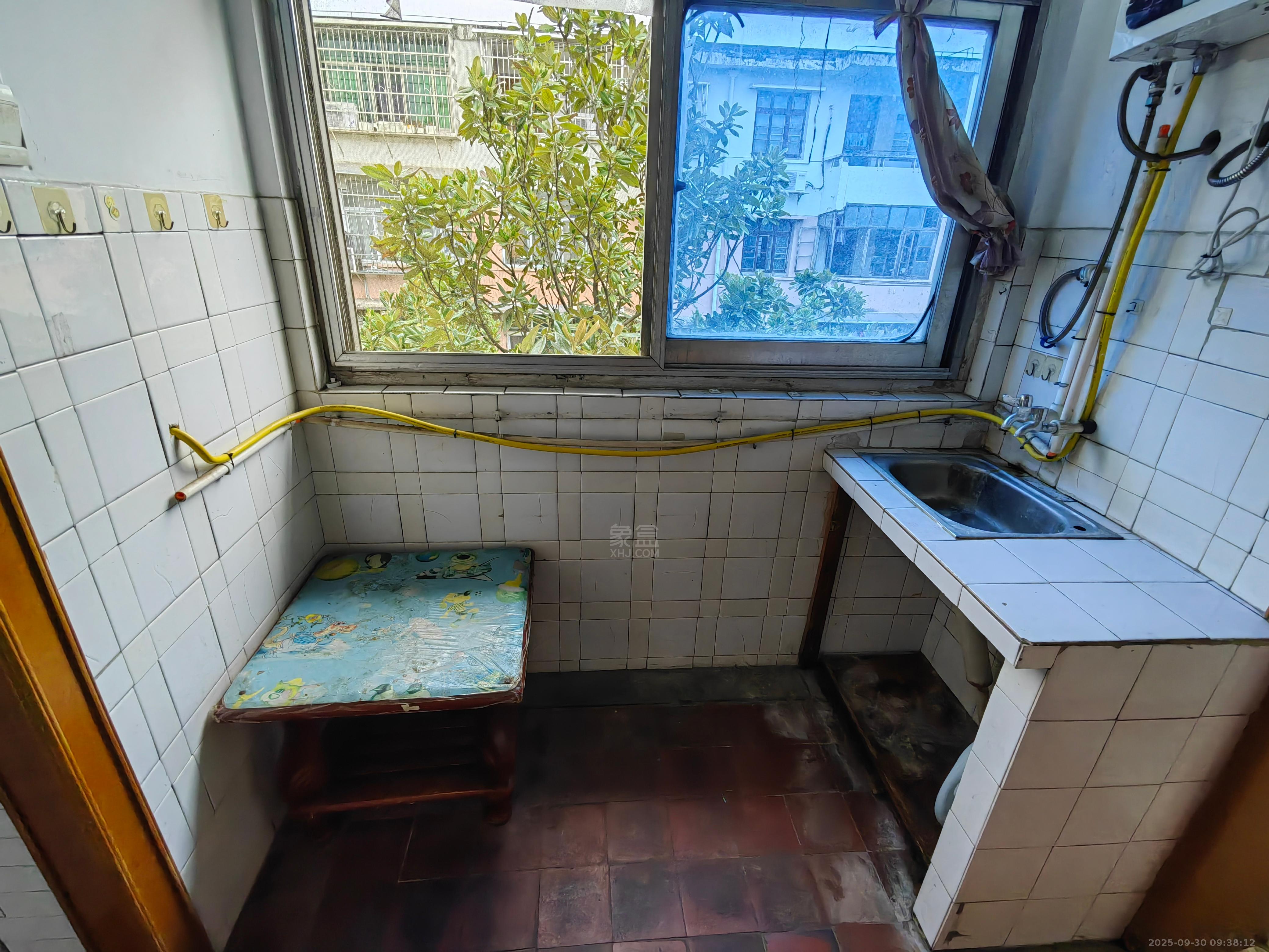 6415 2室1厅1卫 700.0元/月 6415 2室1厅1卫 700.0元/月室内图