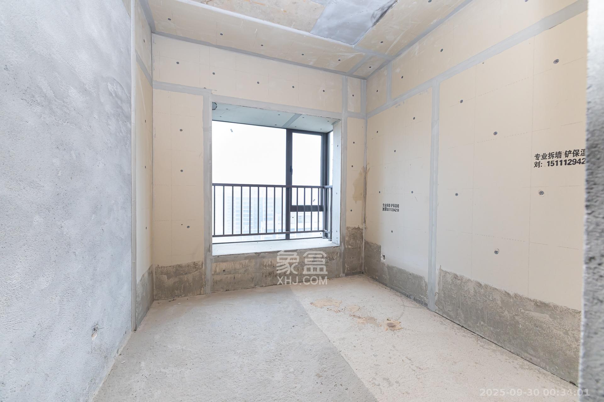 润和湘江天地E区 4室2厅2卫 168.0万 润和湘江天地E区 4室2厅2卫 168.0万卧室