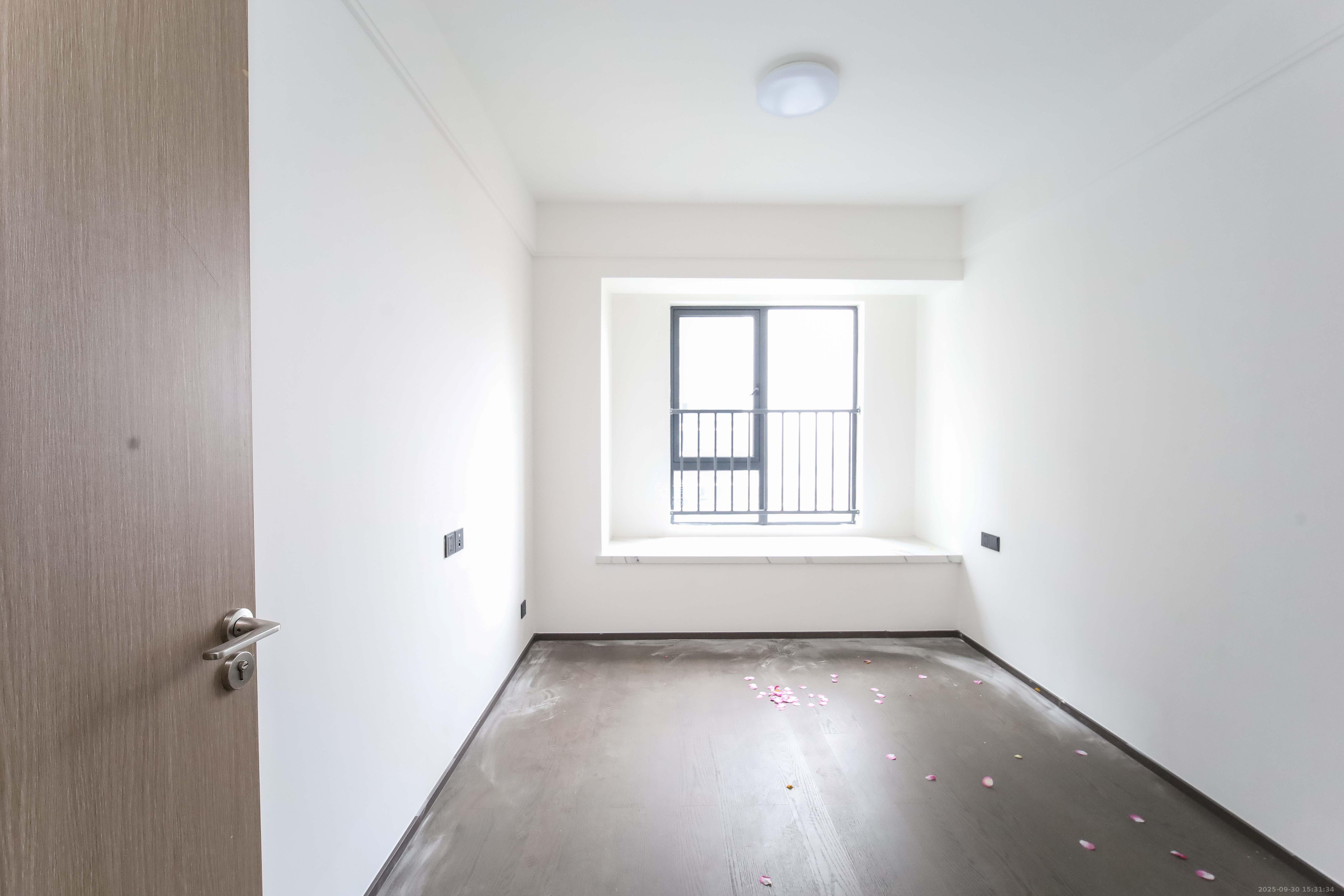 德奥上河城章  4室2厅2卫    228.0万卧室