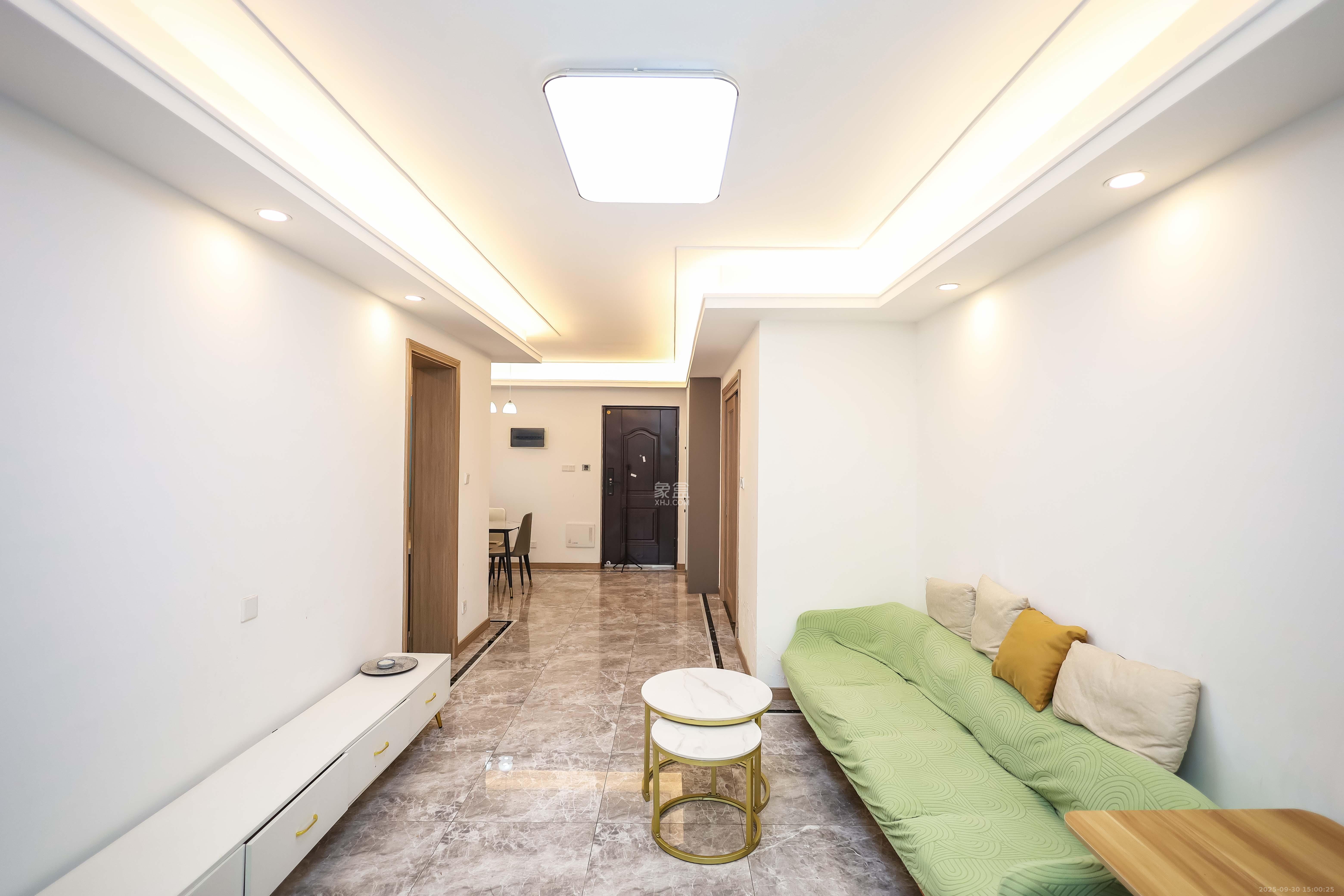 金地中交麓谷香颂(金地中交雅苑) 3室2厅1卫 90.0万 金地中交麓谷香颂(金地中交雅苑) 3室2厅1卫 90.0万客厅