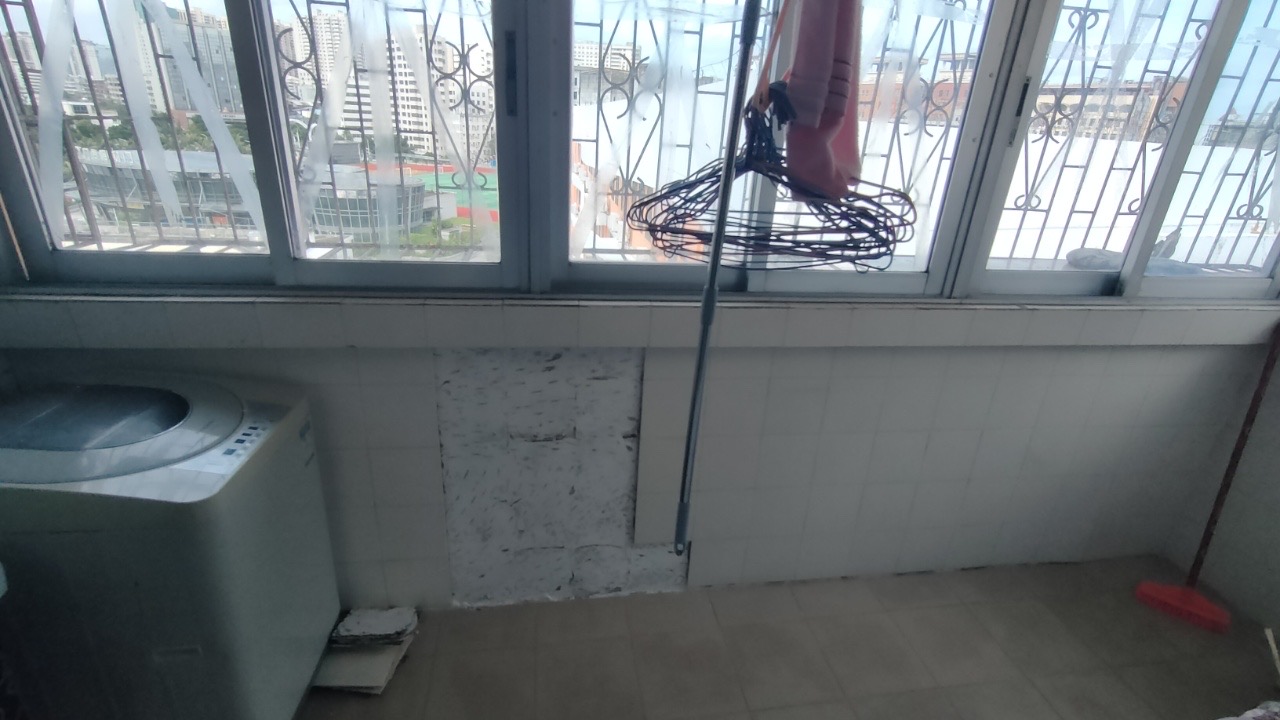 市政府宿舍(新华南路5号)  3室2厅1卫    48.0万 市政府宿舍(新华南路5号)  3室2厅1卫    48.0万客厅