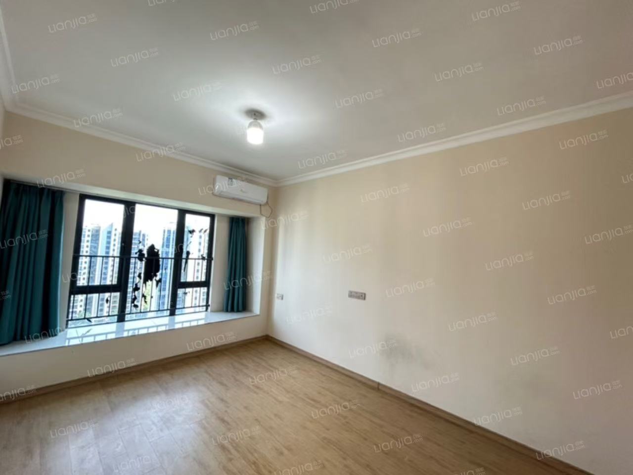 碧桂园剑桥郡 4室2厅2卫 3000.0元/月 碧桂园剑桥郡 4室2厅2卫 3000.0元/月室内图