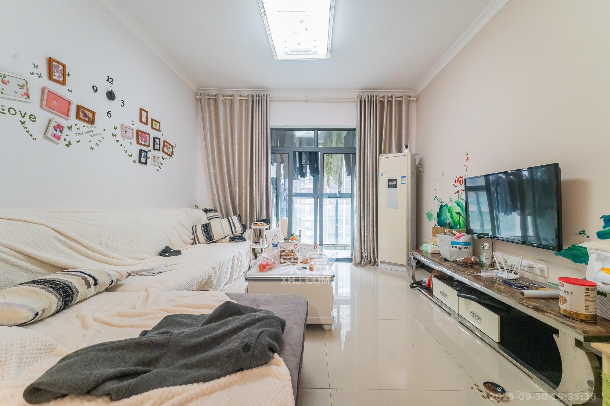 恒基凯旋门一二期 1室1厅1卫 46.8万 恒基凯旋门一二期 1室1厅1卫 46.8万客厅