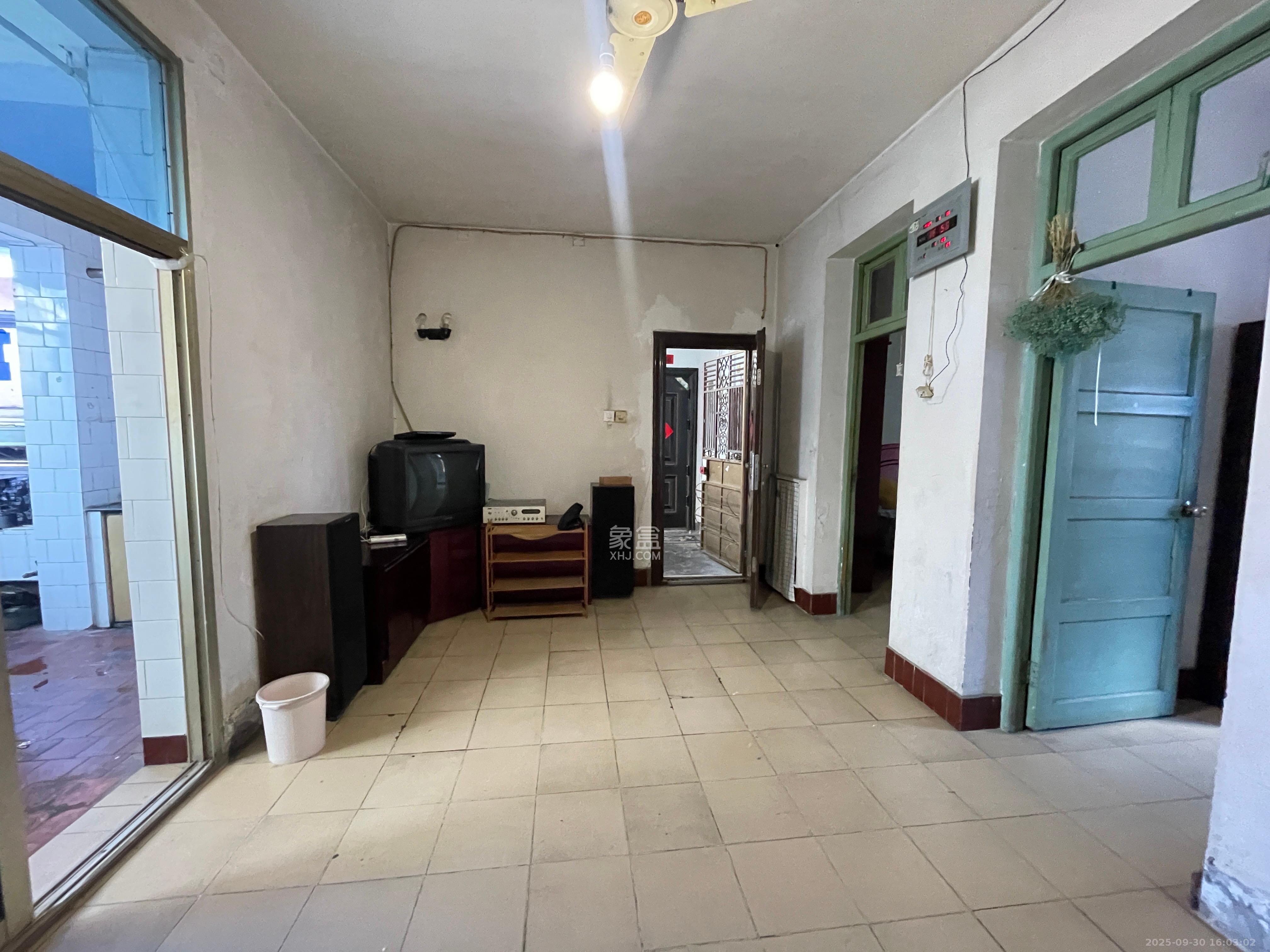 二机小区  2室1厅1卫    1200.0元/月室内图