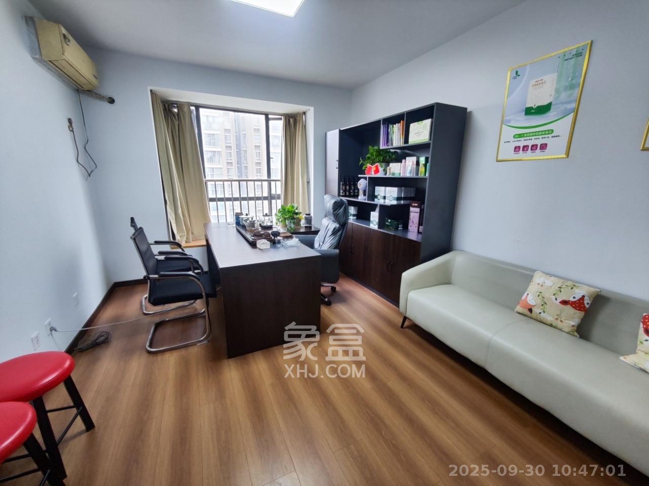 西子花苑  3室2厅1卫    2700.0元/月室内图