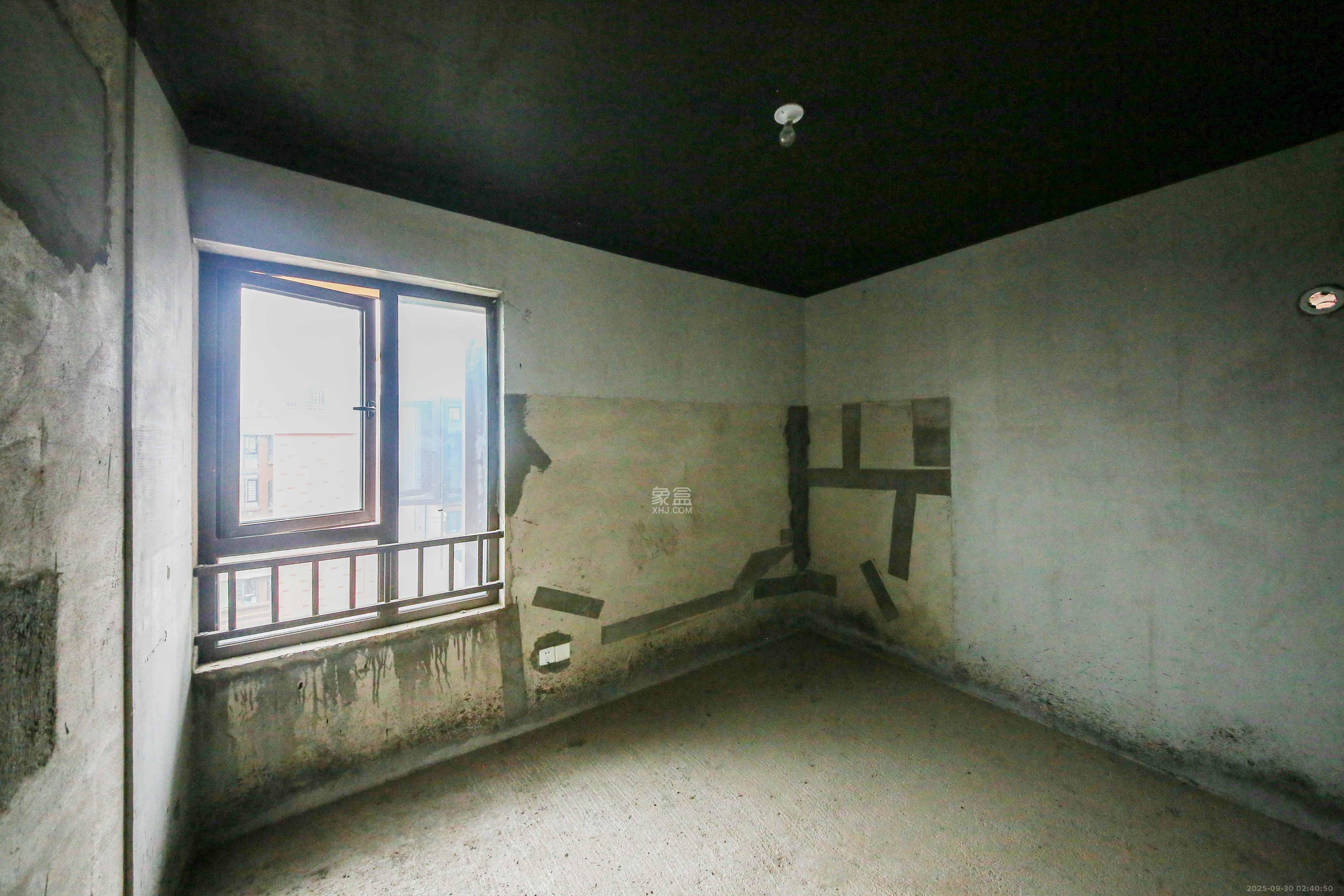 鑫远翡丽郡(鑫远翡丽雅苑) 5室2厅2卫 212.8万 鑫远翡丽郡(鑫远翡丽雅苑) 5室2厅2卫 212.8万卧室