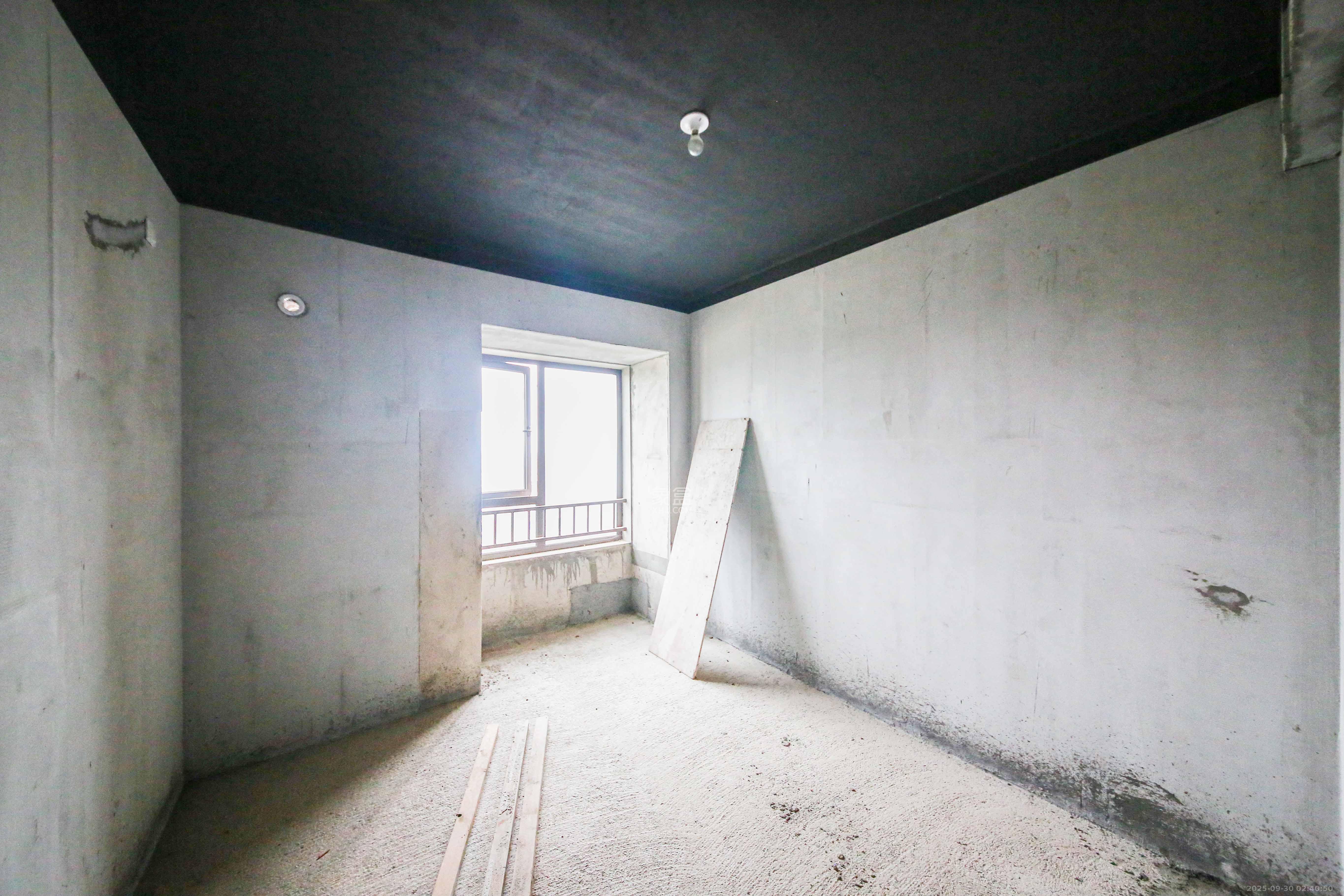 鑫远翡丽郡(鑫远翡丽雅苑) 5室2厅2卫 212.8万 鑫远翡丽郡(鑫远翡丽雅苑) 5室2厅2卫 212.8万卧室