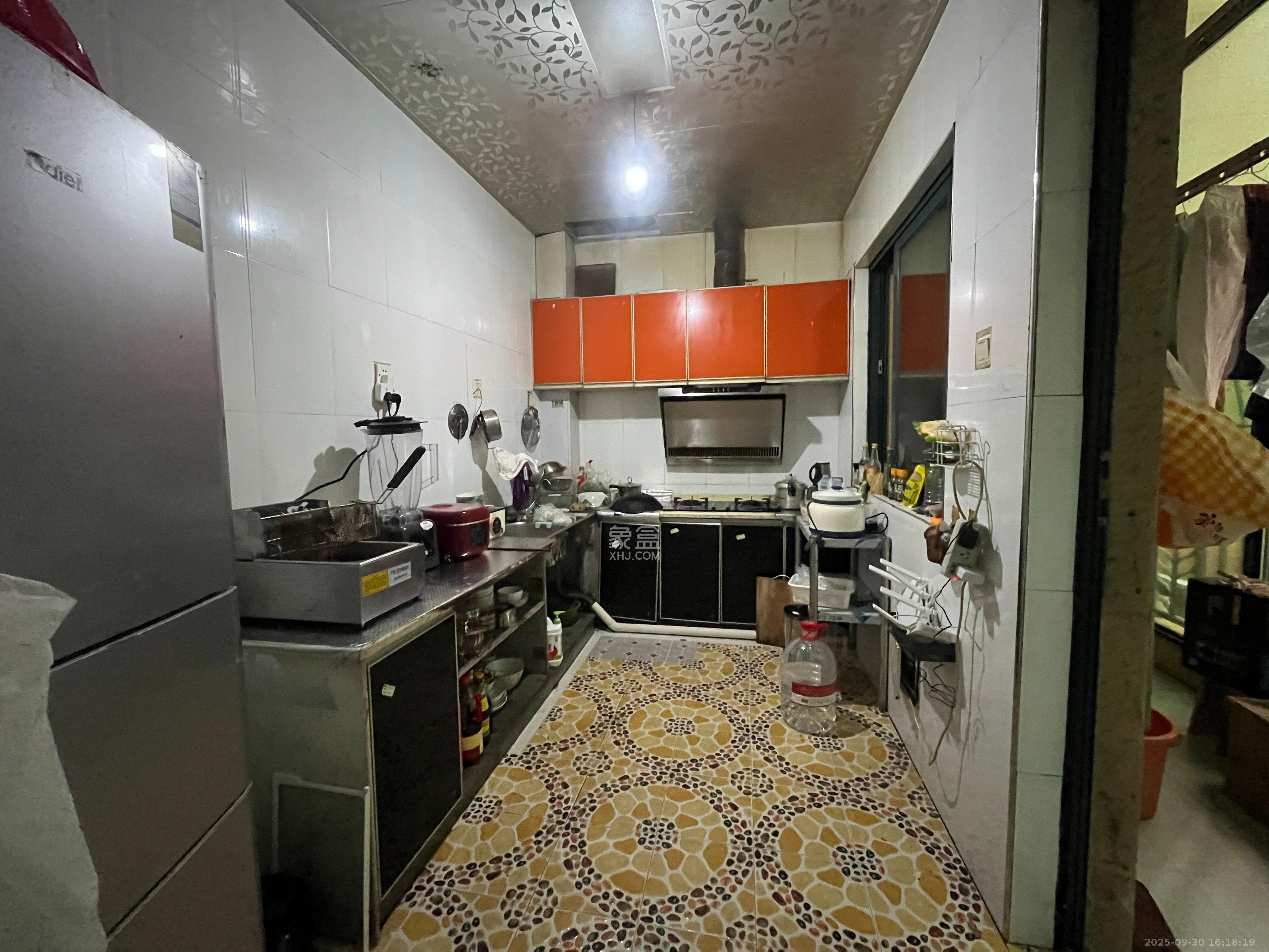 恒大名都  6室2厅3卫    2200.0元/月室内图