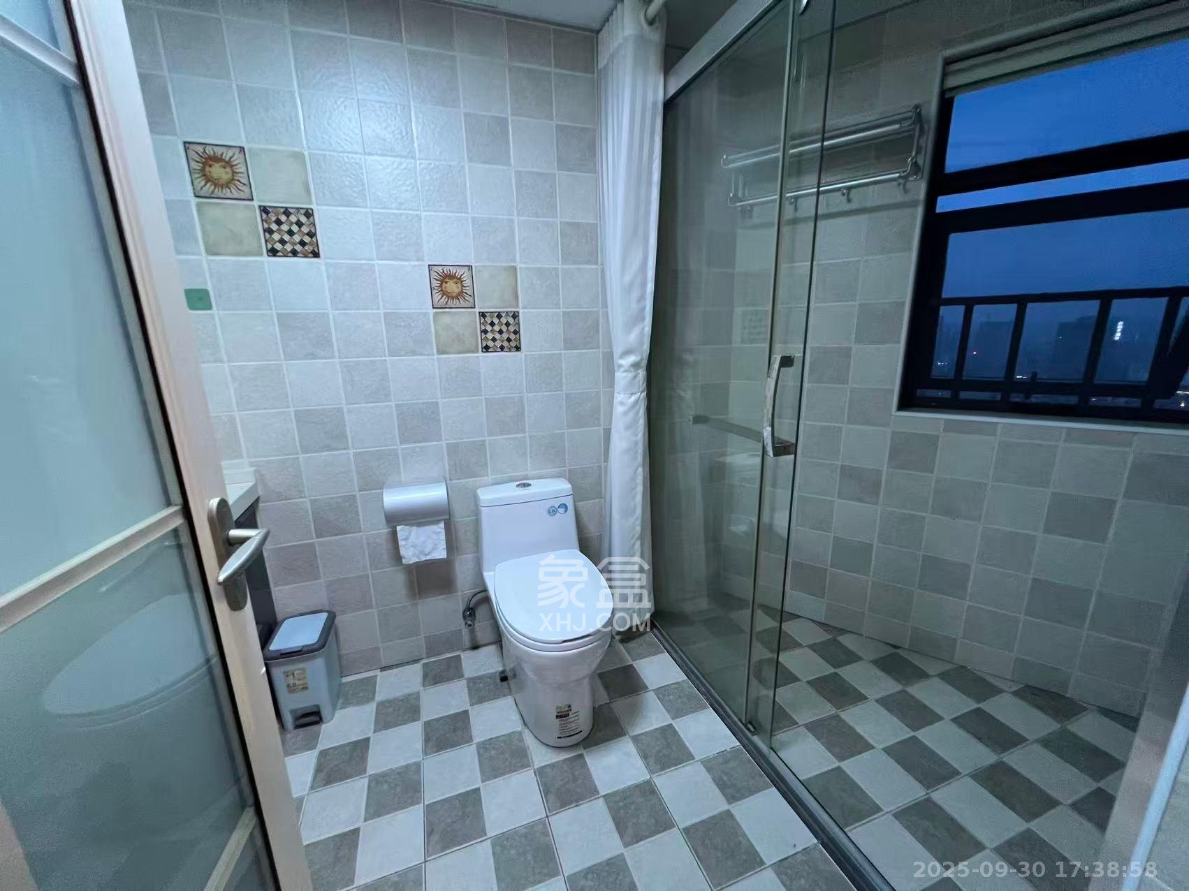 上东辛顿公寓 3室2厅1卫 3000.0元/月 上东辛顿公寓 3室2厅1卫 3000.0元/月室内图