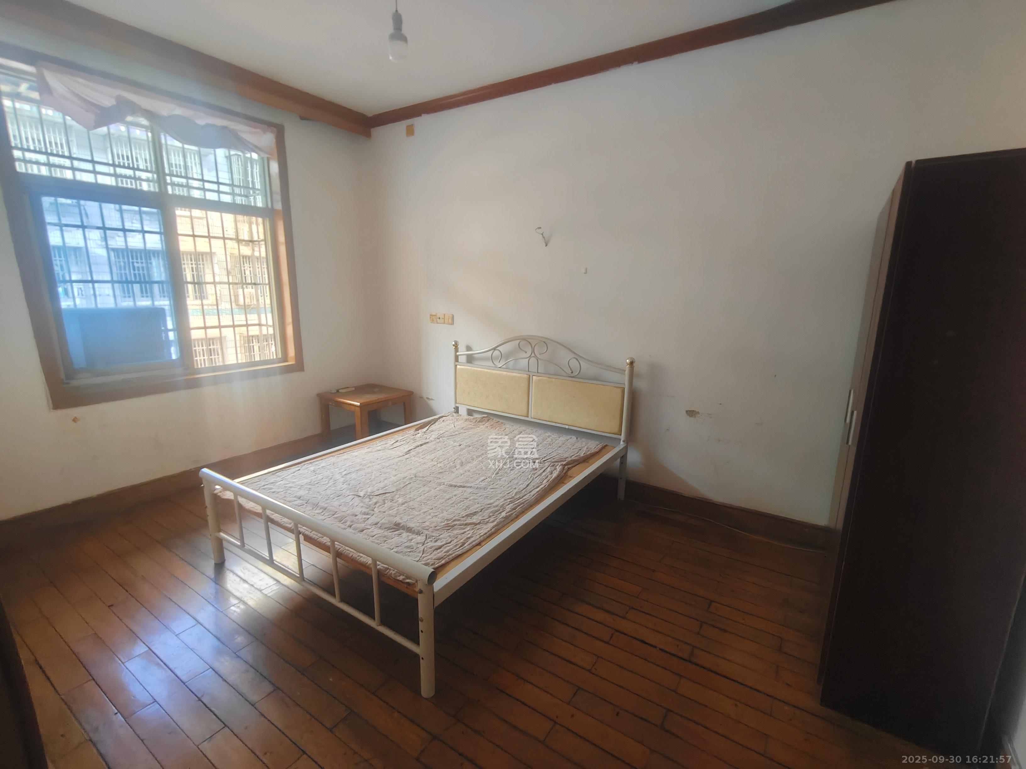 高桥高双湖商贸城 3室1厅1卫 1500.0元/月 高桥高双湖商贸城 3室1厅1卫 1500.0元/月室内图