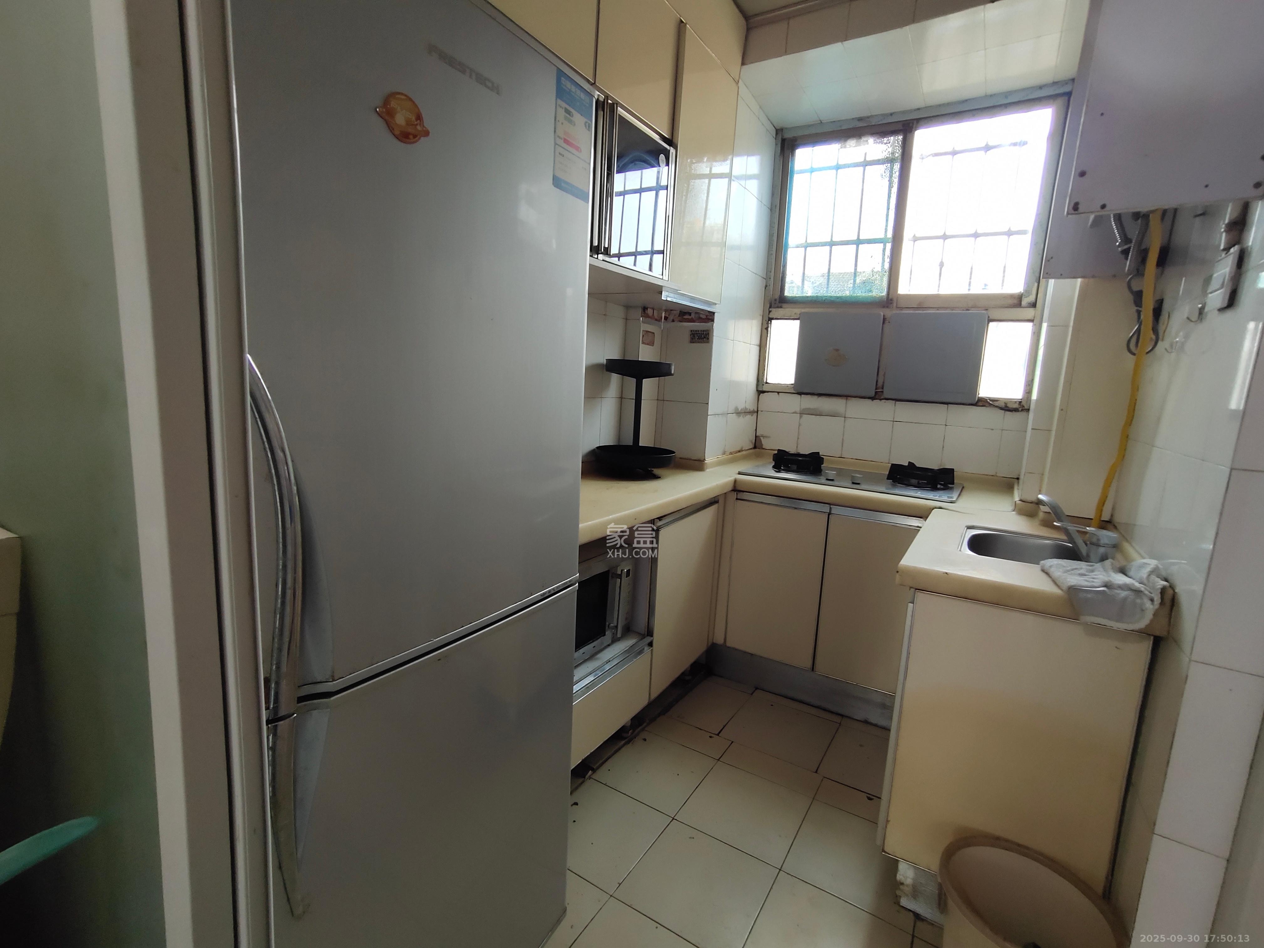 扬帆小区 1室1厅1卫 1500.0元/月 扬帆小区 1室1厅1卫 1500.0元/月室内图