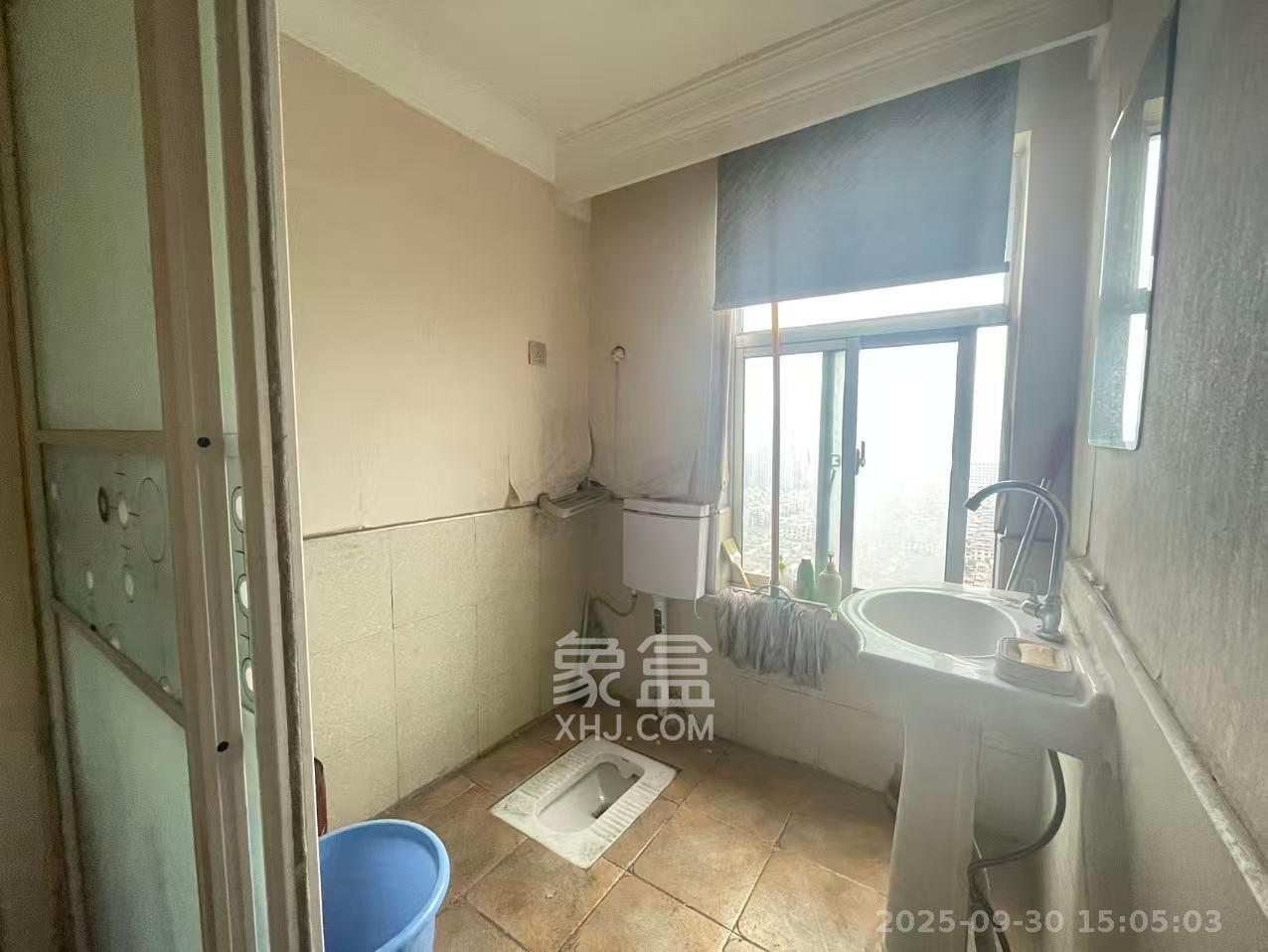 高桥现代商贸城  4室2厅1卫    4000.0元/月 高桥现代商贸城  4室2厅1卫    4000.0元/月室内图