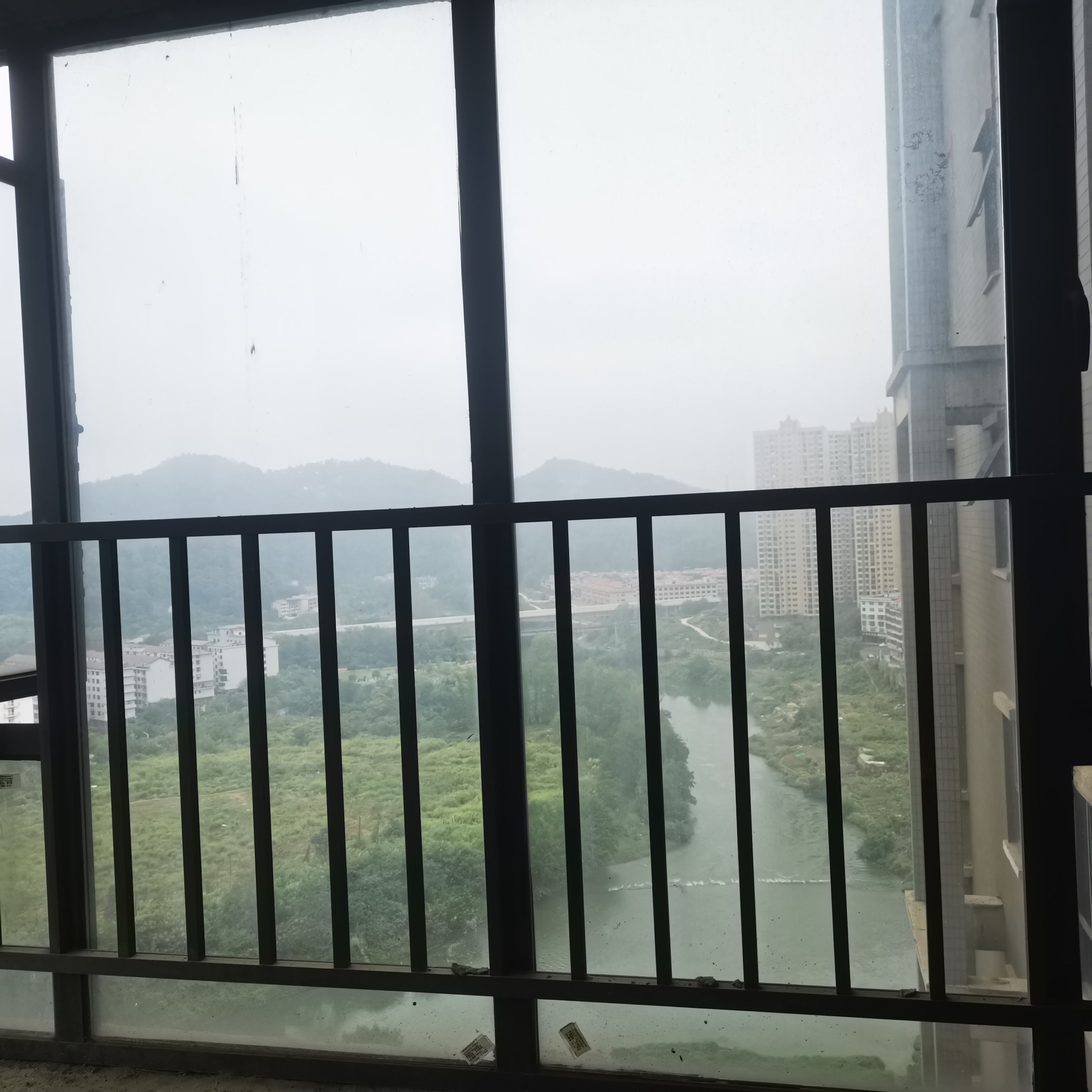 湾田家园  3室2厅2卫    56.8万 湾田家园  3室2厅2卫    56.8万客厅