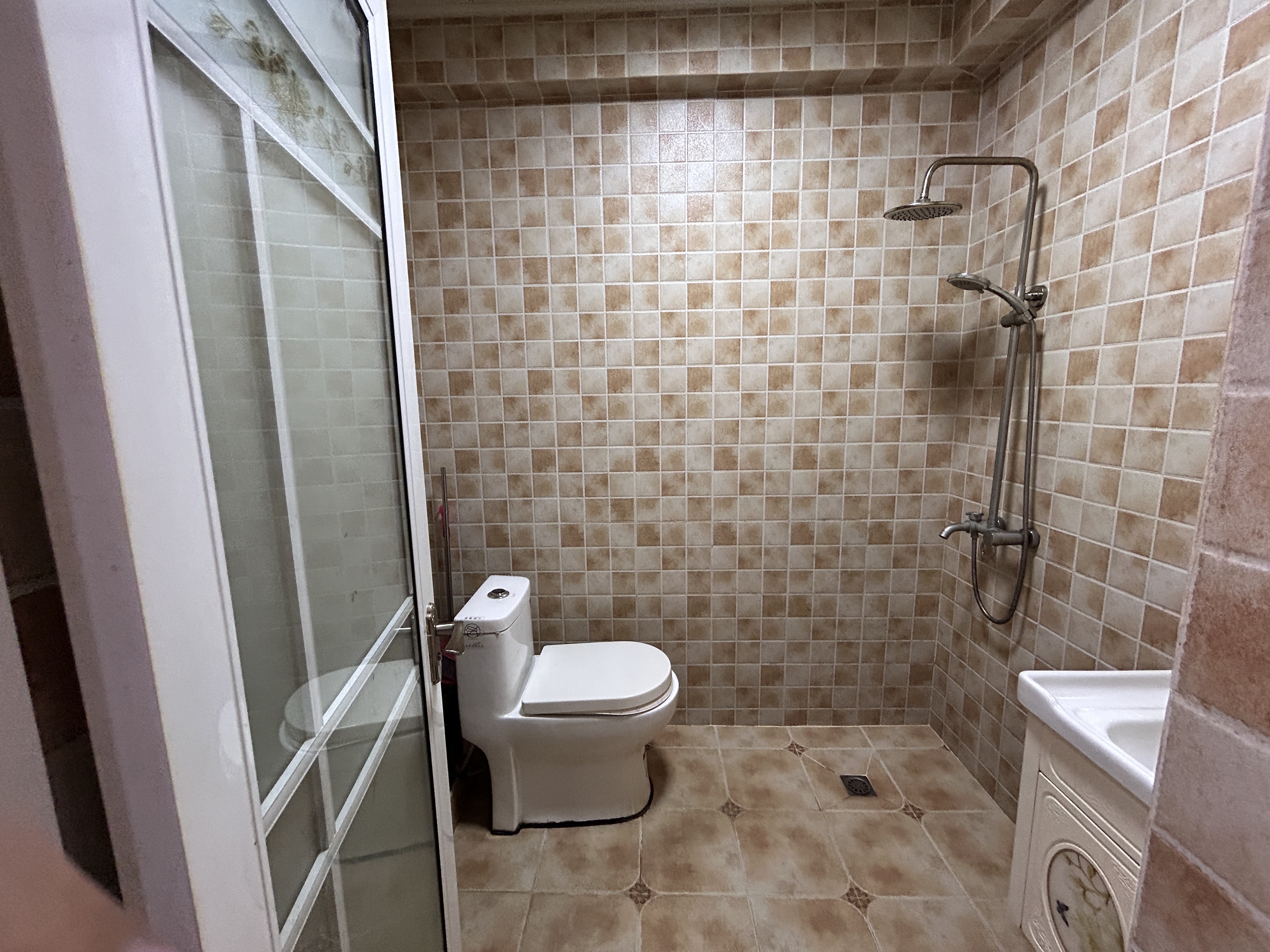 国兴城(B区) 1室1厅1卫 1300.0元/月 国兴城(B区) 1室1厅1卫 1300.0元/月室内图