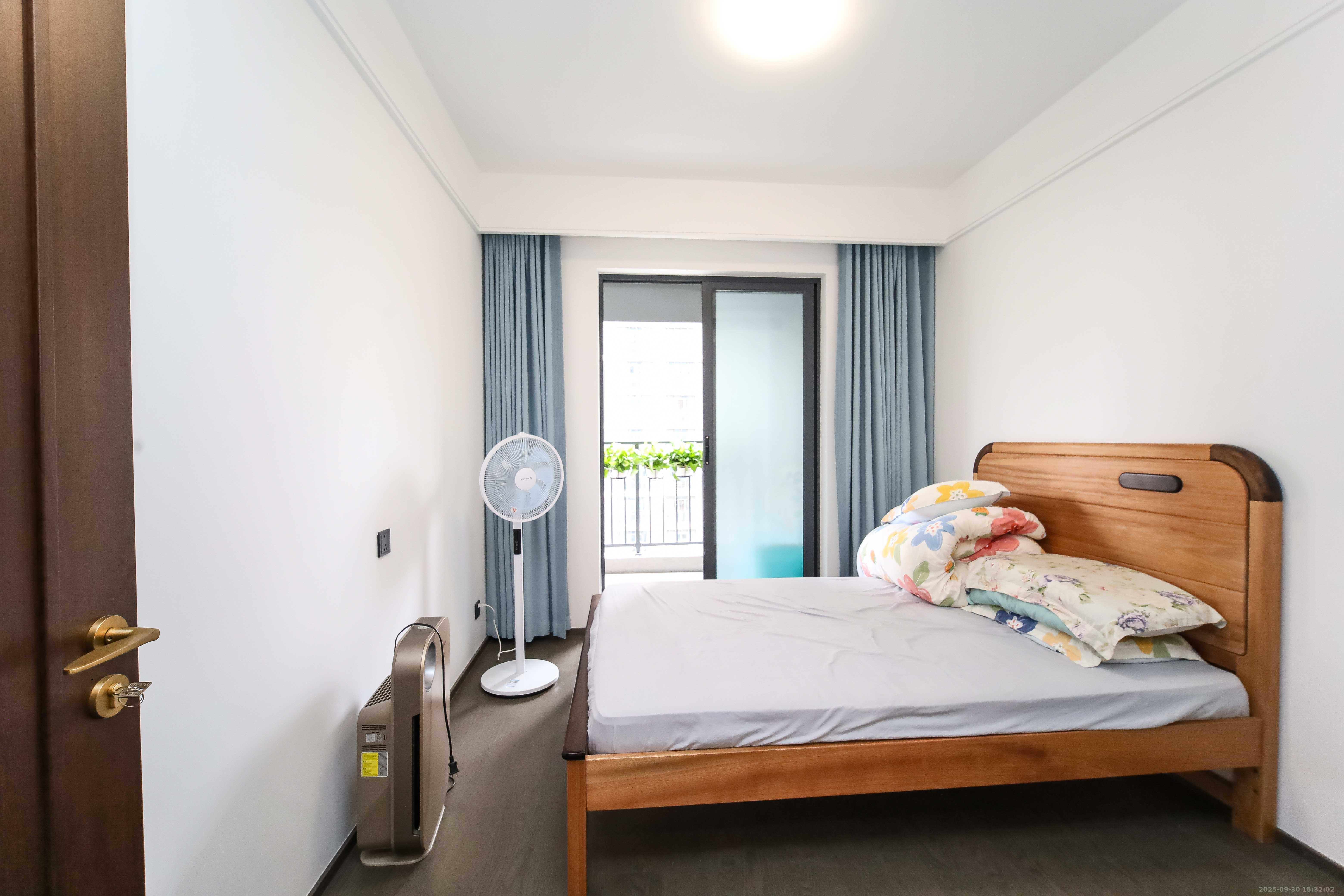 德奥上河城章 4室2厅2卫 230.0万 德奥上河城章 4室2厅2卫 230.0万卧室