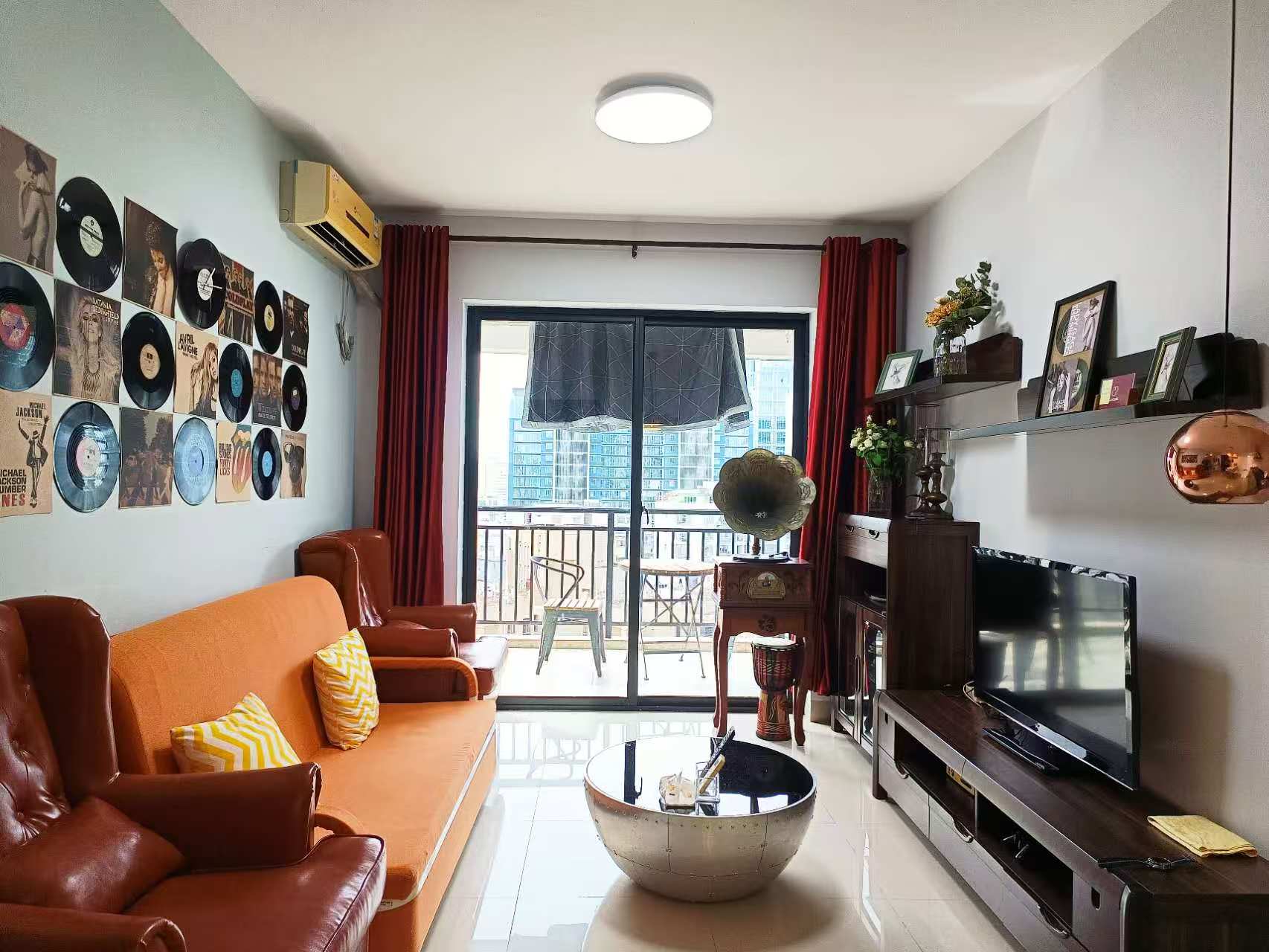 环强御景湾 1室1厅1卫 2100.00元/月 环强御景湾 1室1厅1卫 2100.00元/月室内图