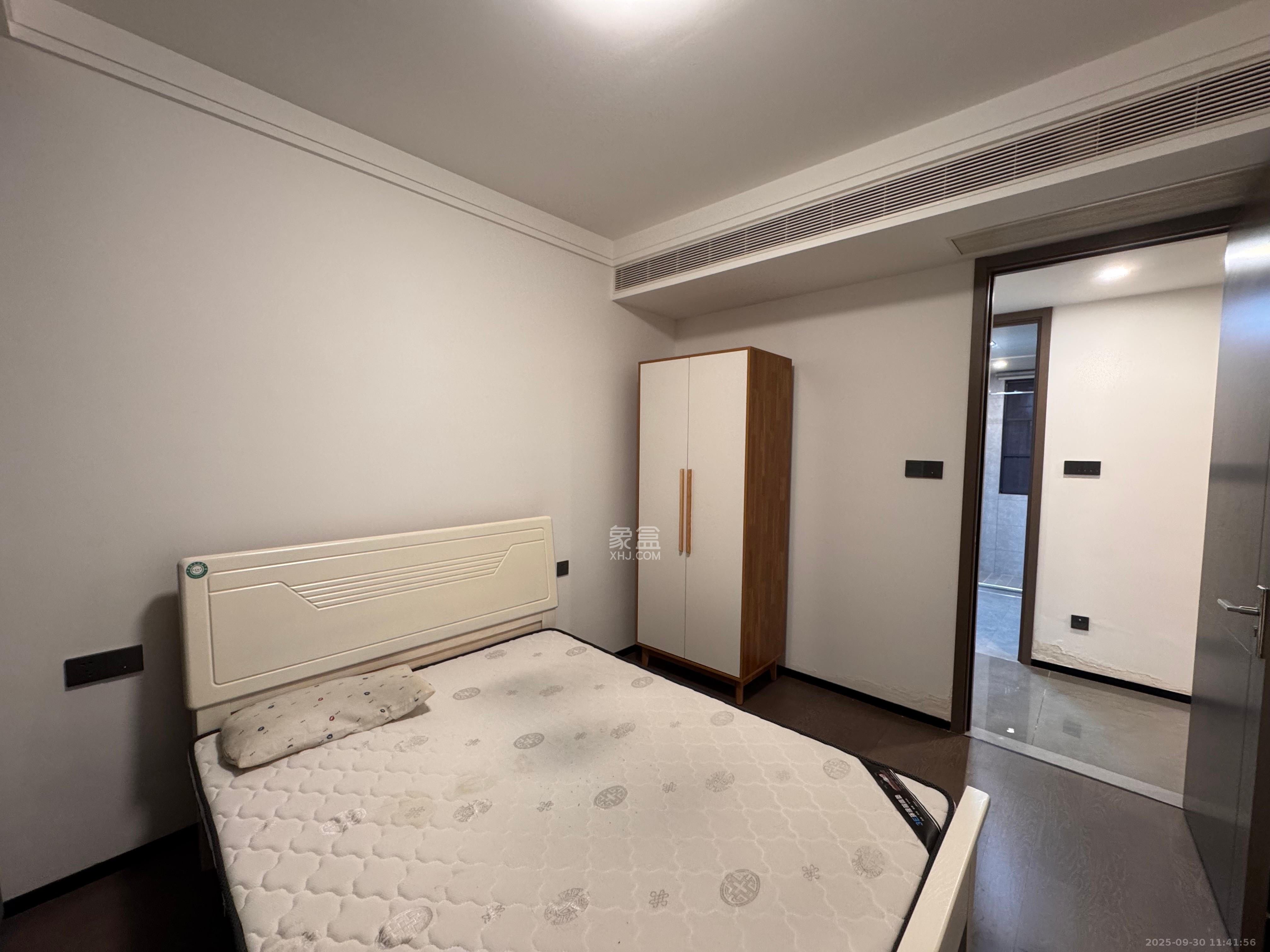 美的云樾  4室2厅2卫    4500.0元/月室内图