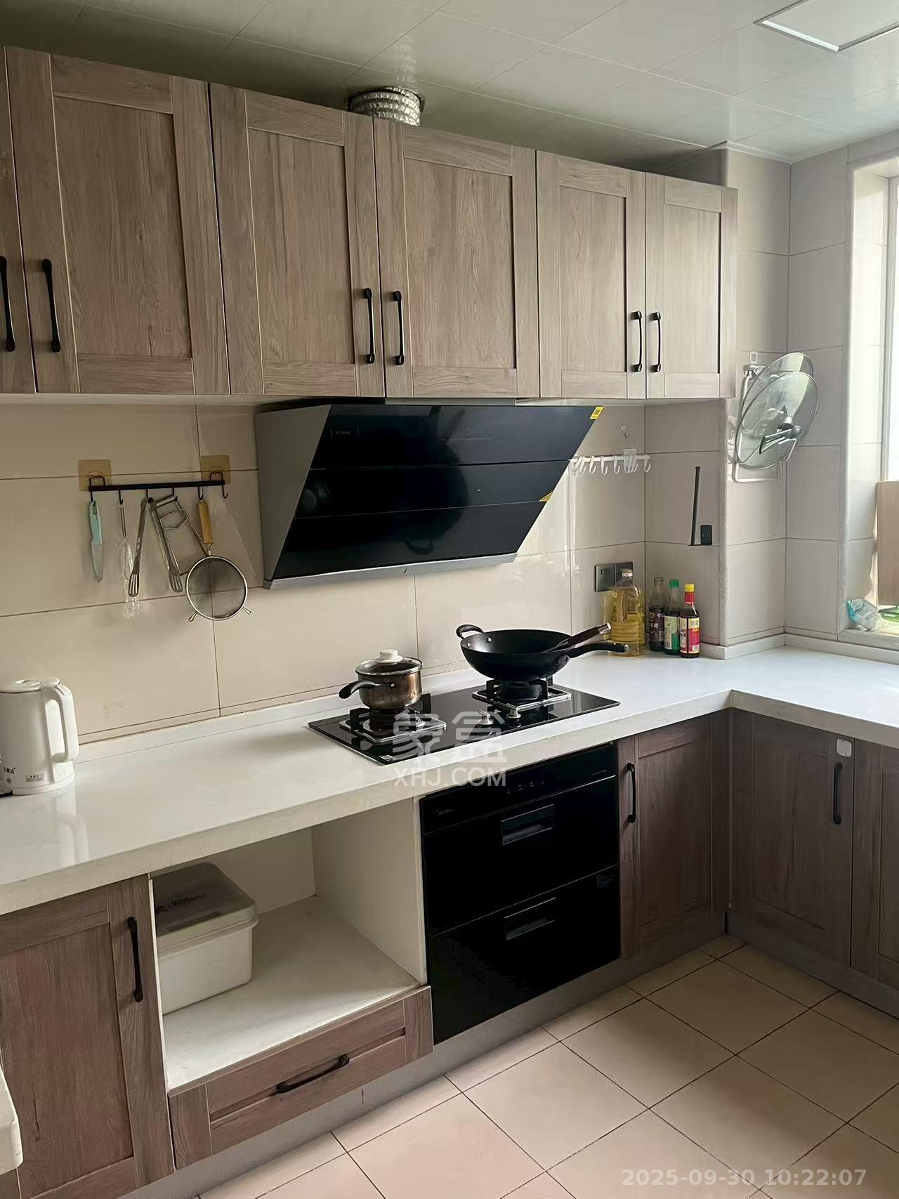 天鸿天府(天鸿中央大院) 5室2厅2卫 3800.0元/月 天鸿天府(天鸿中央大院) 5室2厅2卫 3800.0元/月室内图