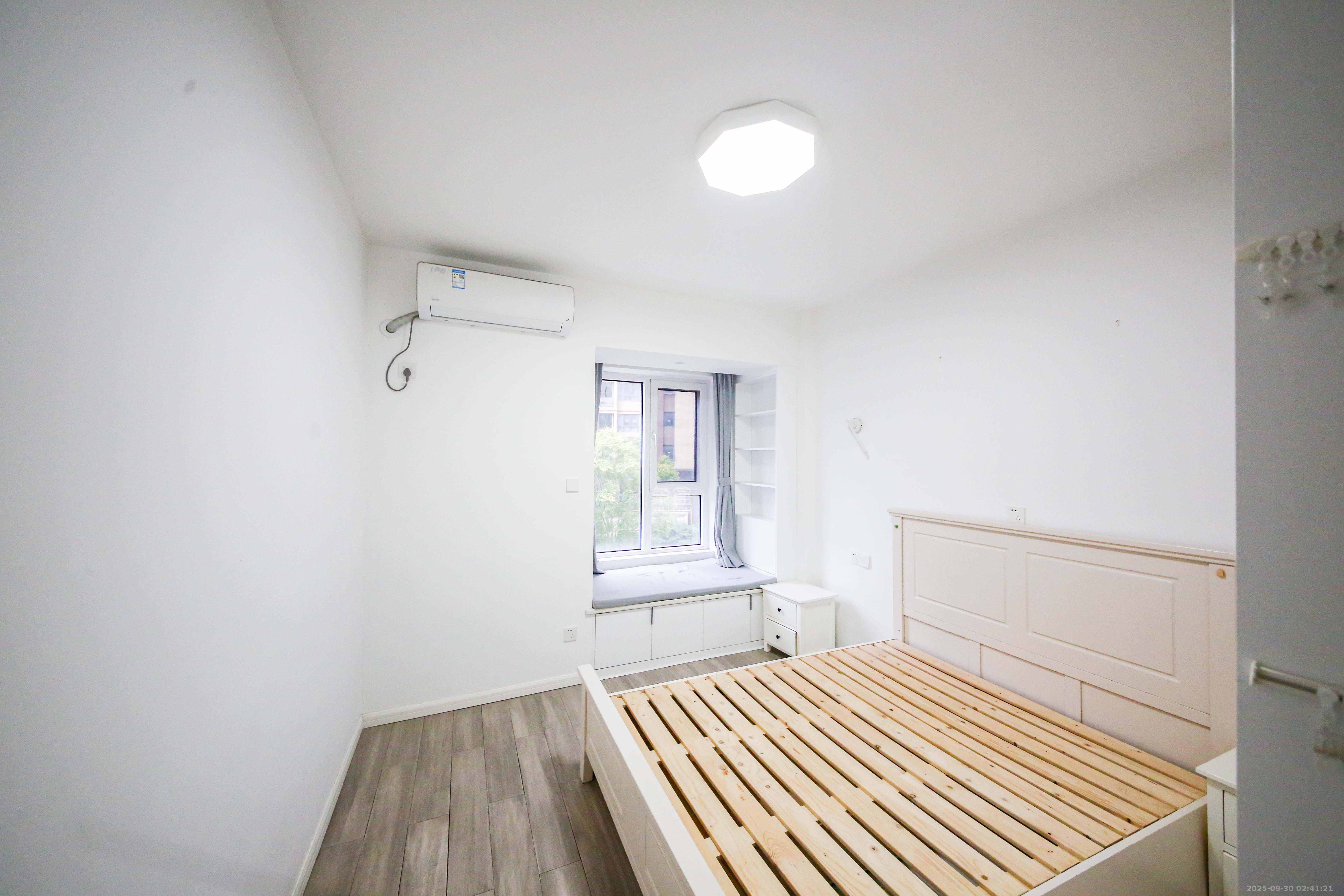 麦芒国际(金恒雅苑) 3室2厅2卫 92.0万 麦芒国际(金恒雅苑) 3室2厅2卫 92.0万卧室