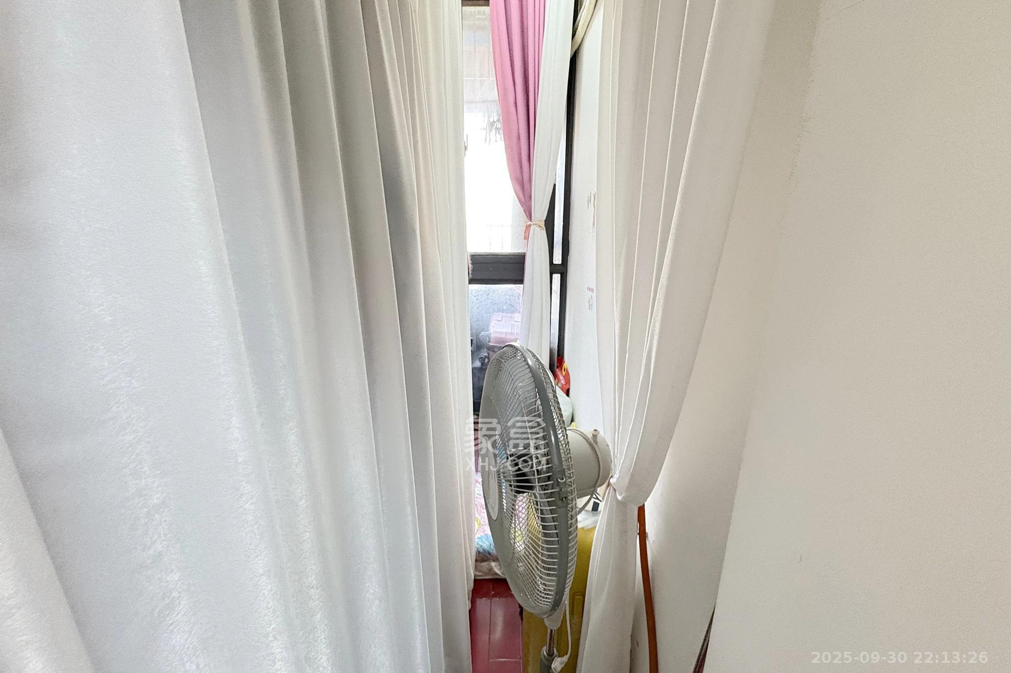 锦泰东环国际  1室2厅1卫    49.6万阳台