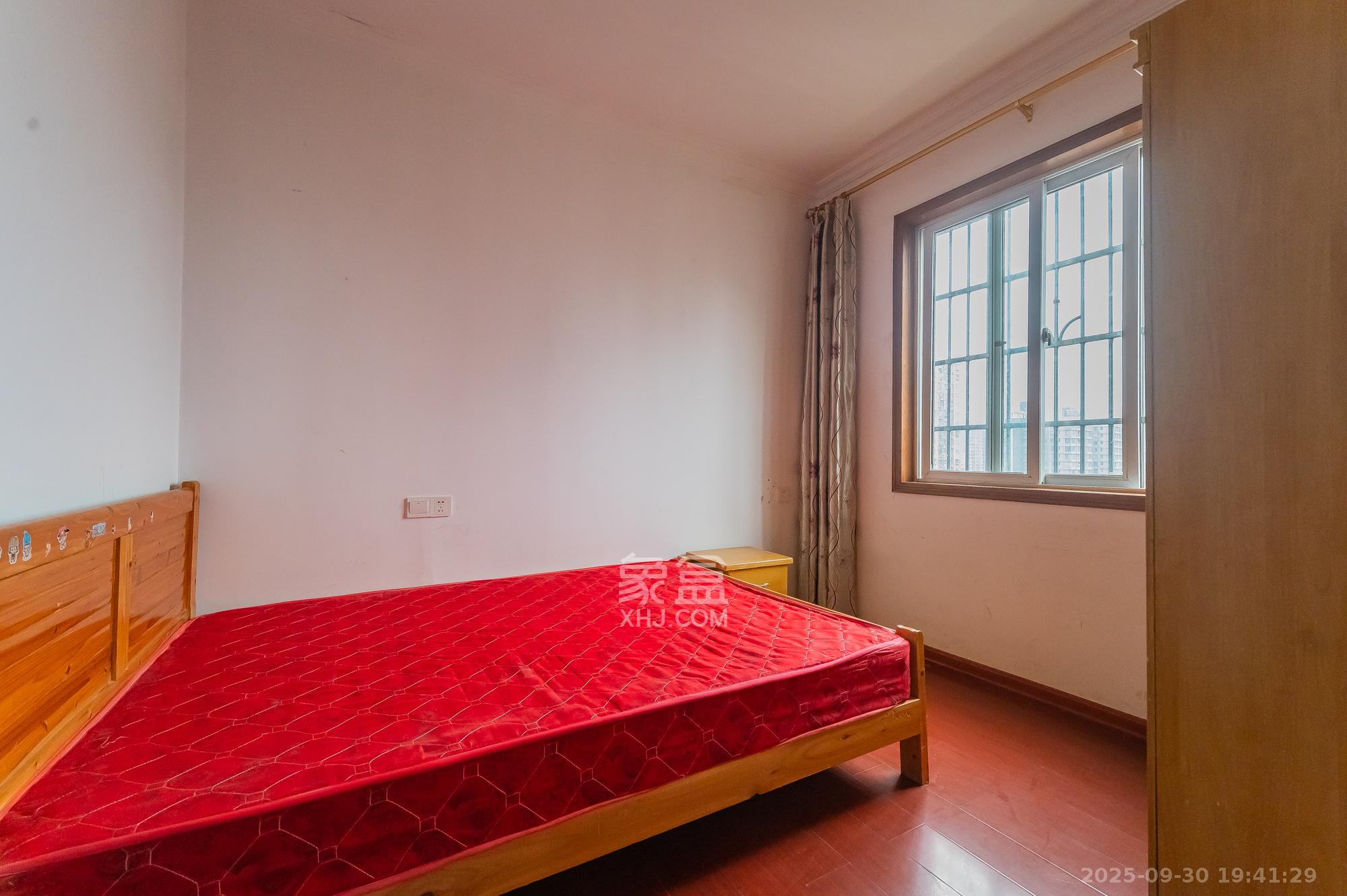 筑梦佳园  3室2厅1卫    55.0万卧室