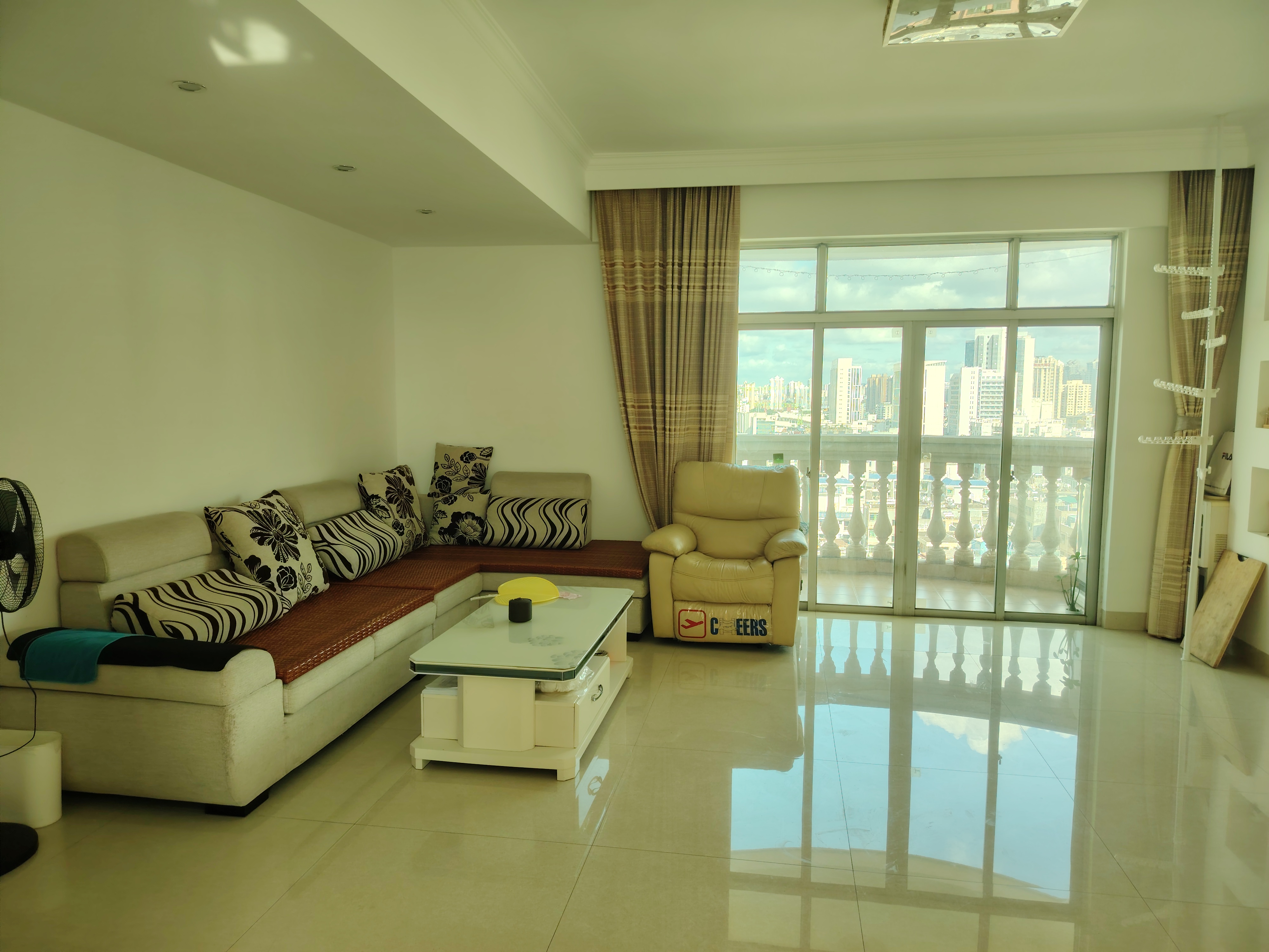 阳光巴洛克广场 2室2厅1卫 2400.0元/月 阳光巴洛克广场 2室2厅1卫 2400.0元/月室内图