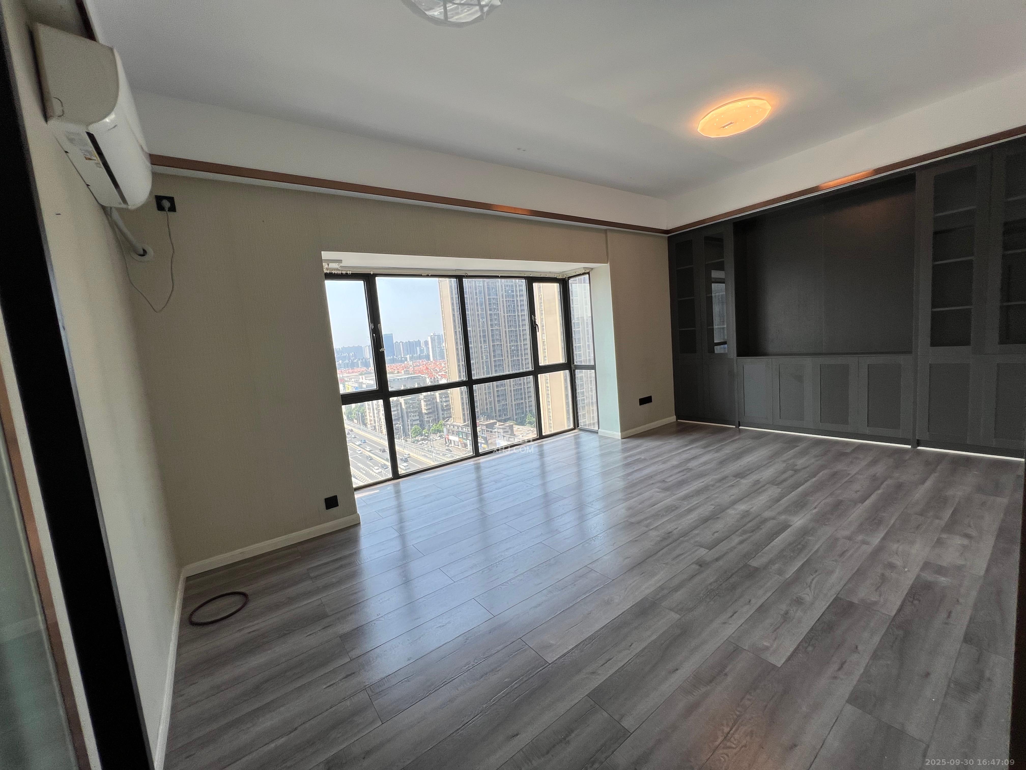 建安新商汇  3室2厅1卫   7000.00元/月室内图