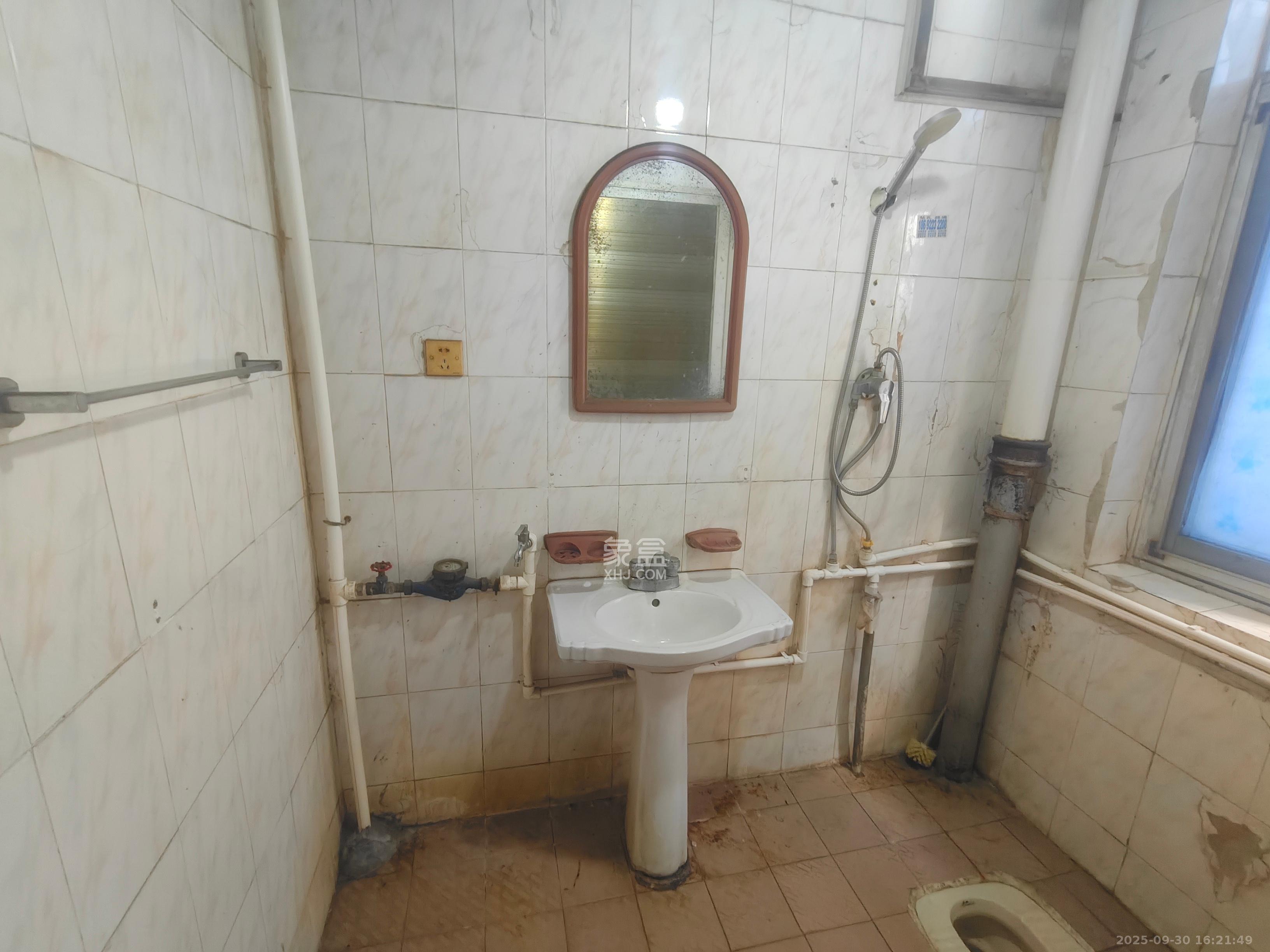 高桥高双湖商贸城 3室1厅1卫 1500.0元/月 高桥高双湖商贸城 3室1厅1卫 1500.0元/月室内图