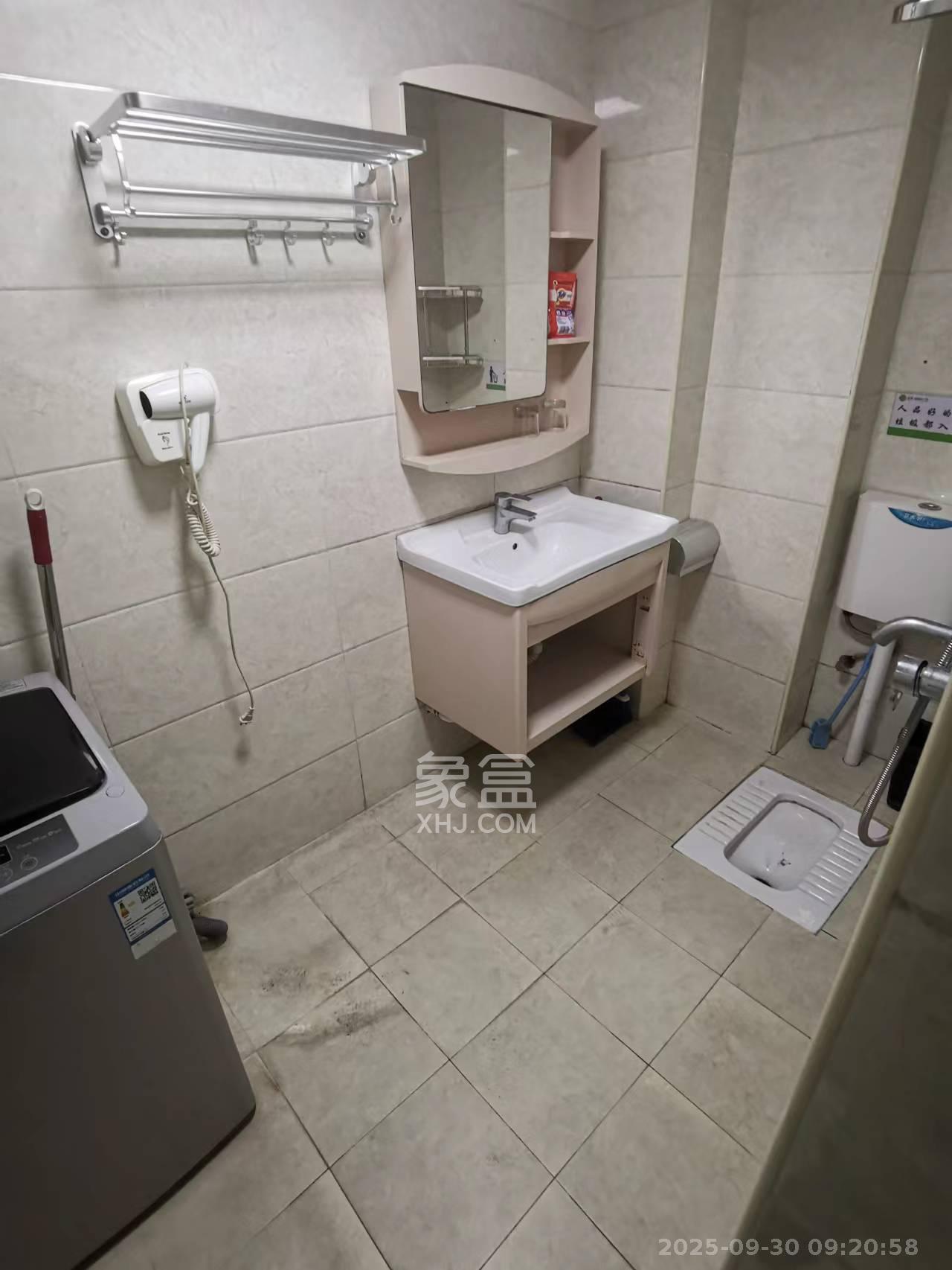 鑫远微中心 1室1厅1卫 1350.0元/月 鑫远微中心 1室1厅1卫 1350.0元/月室内图