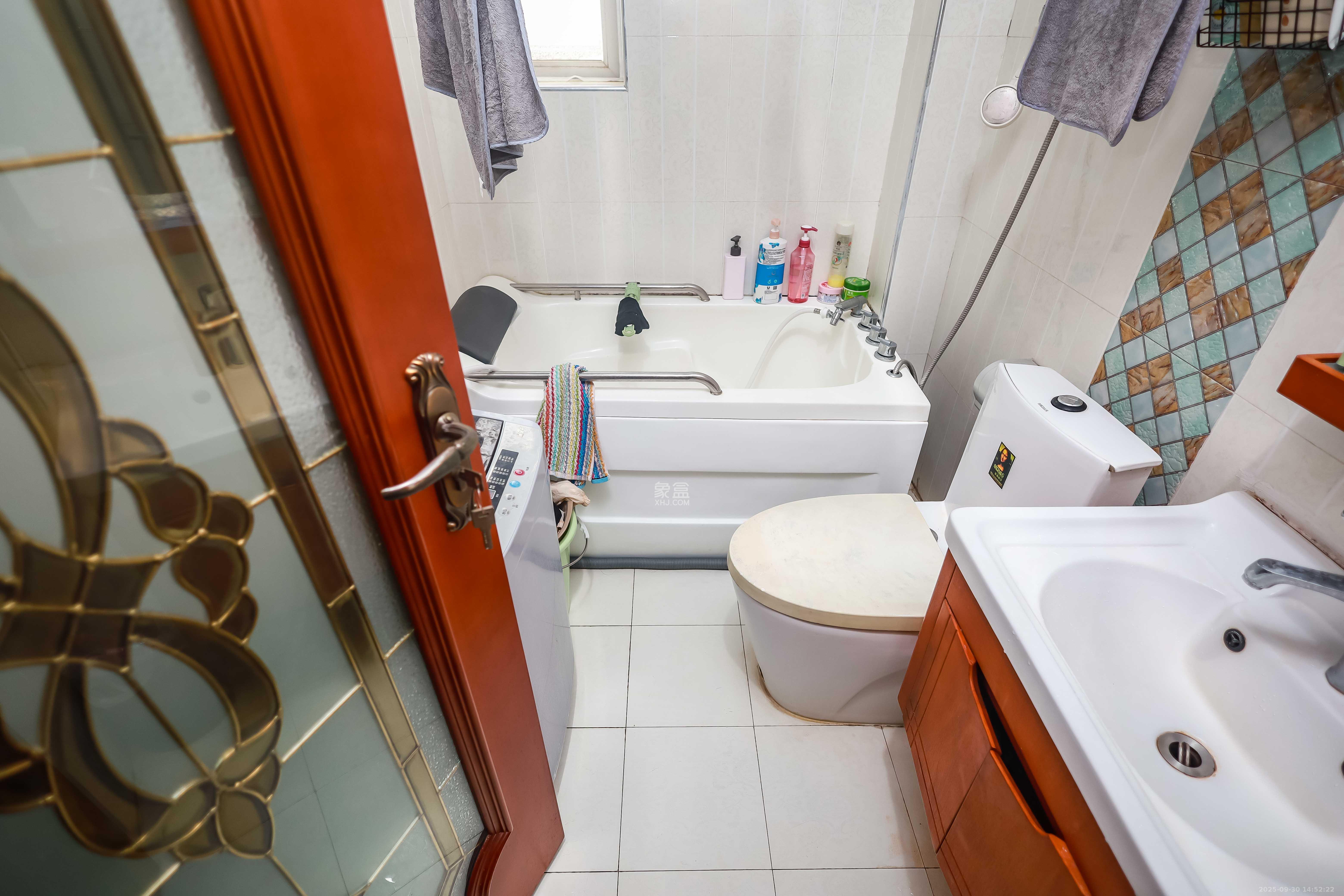 未来城科学家园 5室2厅3卫 165.0万 未来城科学家园 5室2厅3卫 165.0万卫生间