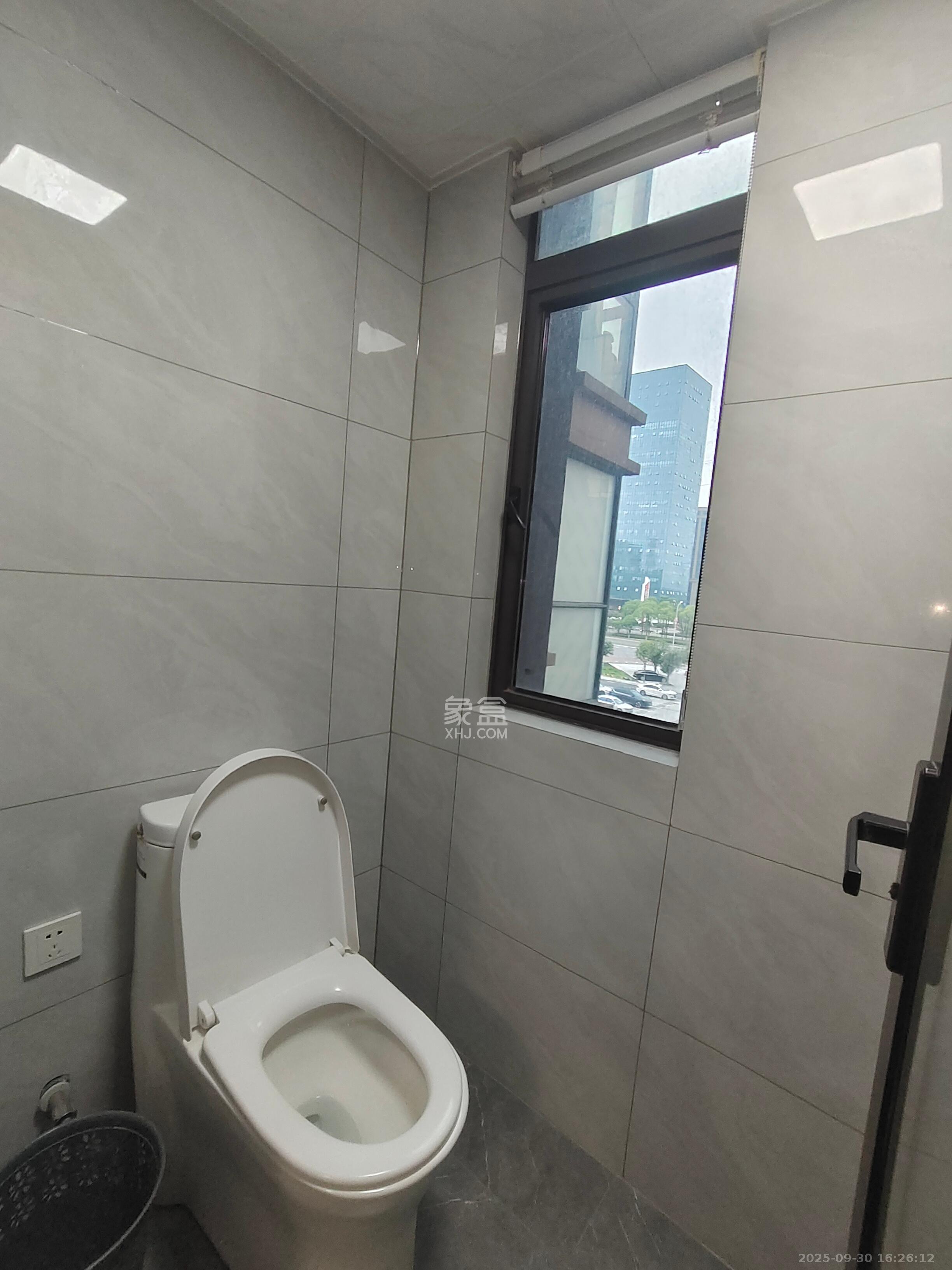 福天星中心(福天星雅苑) 3室2厅2卫 2600.0元/月 福天星中心(福天星雅苑) 3室2厅2卫 2600.0元/月室内图