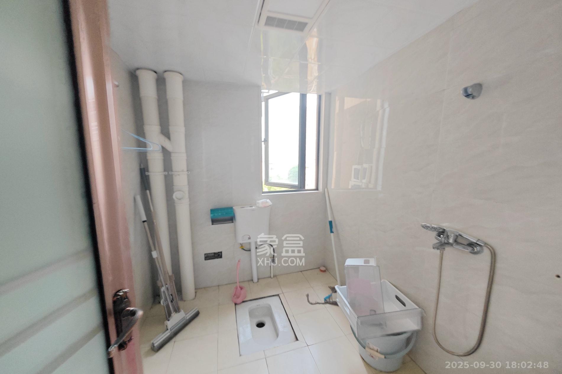 建发中央悦府  3室2厅1卫    140.0万其他
