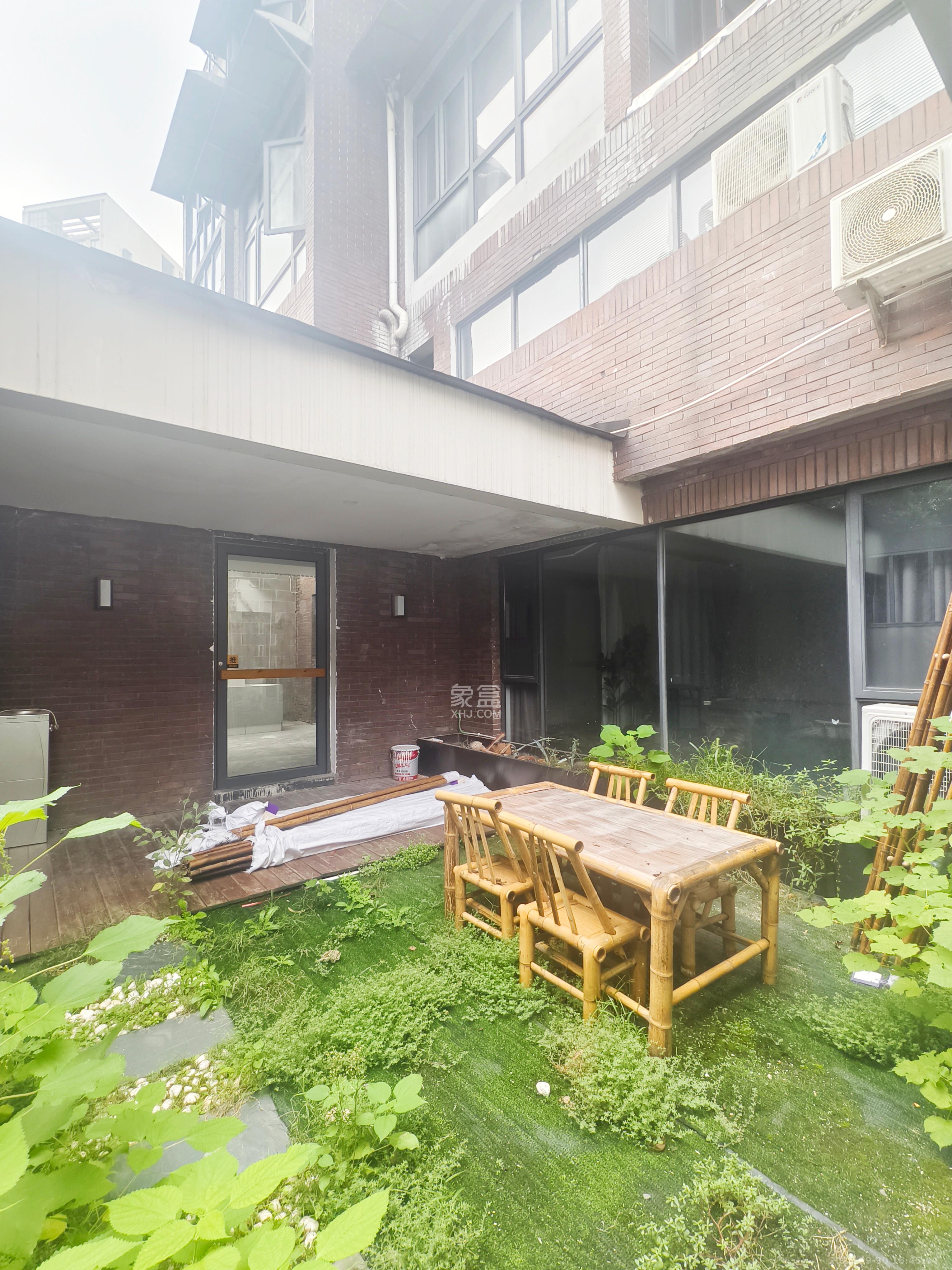 万科城 5室2厅2卫 7000.0元/月 万科城 5室2厅2卫 7000.0元/月室内图