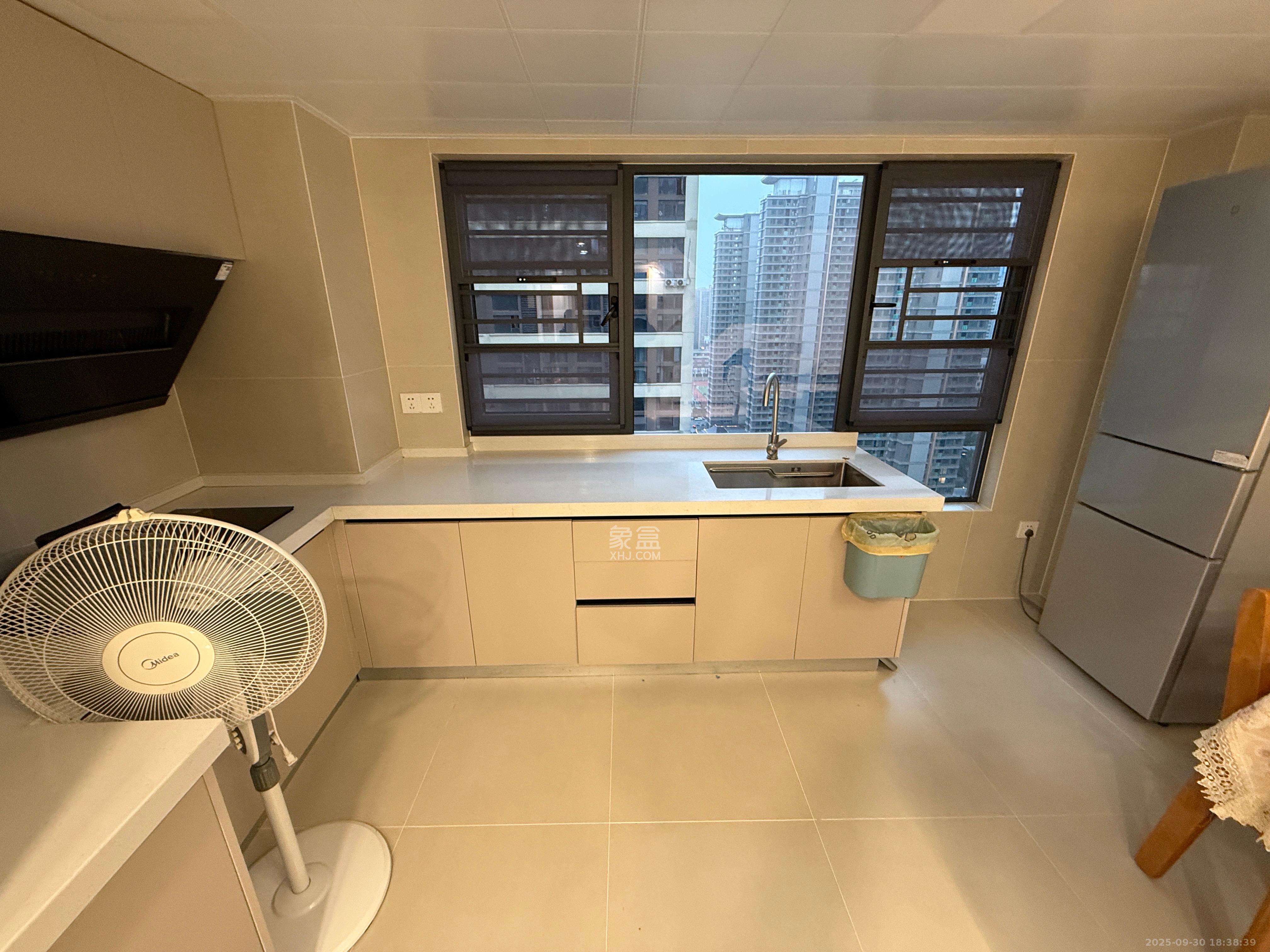 北辰时光里  2室2厅1卫    2300.0元/月室内图