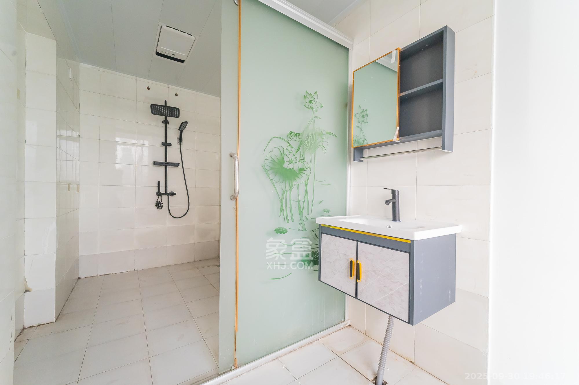 阳光丽景  3室2厅2卫    79.8万卫生间