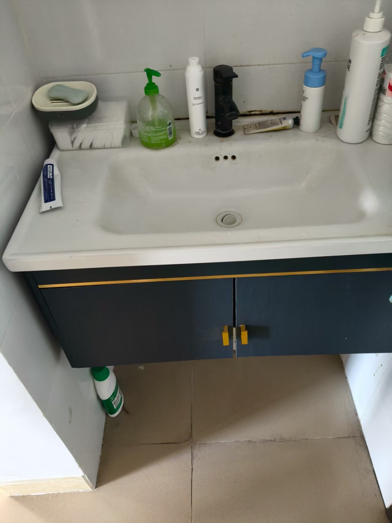 天德园 2室2厅1卫 2600.0元/月 天德园 2室2厅1卫 2600.0元/月室内图