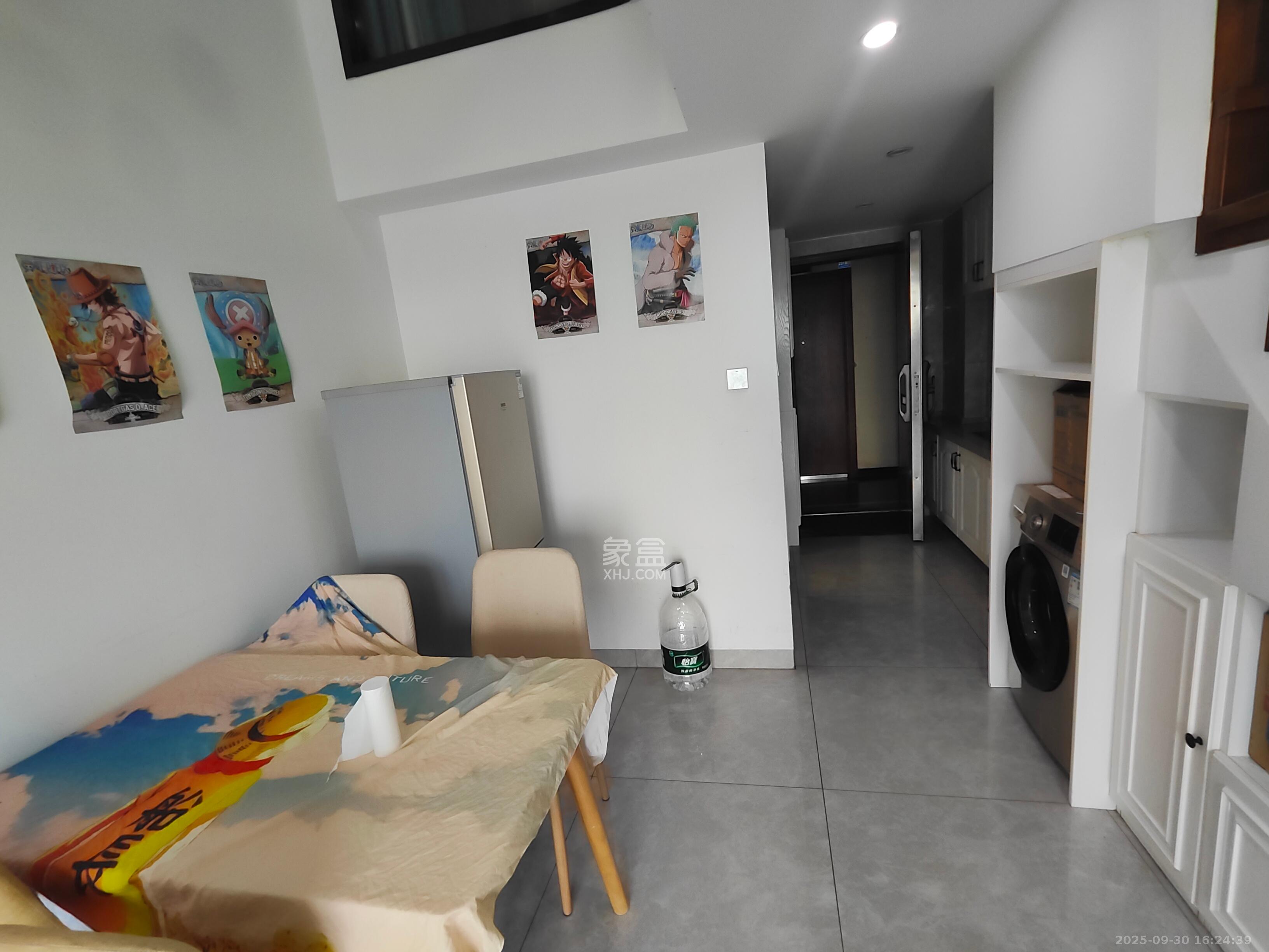 达美溪湖湾  2室1厅1卫    2300.0元/月室内图