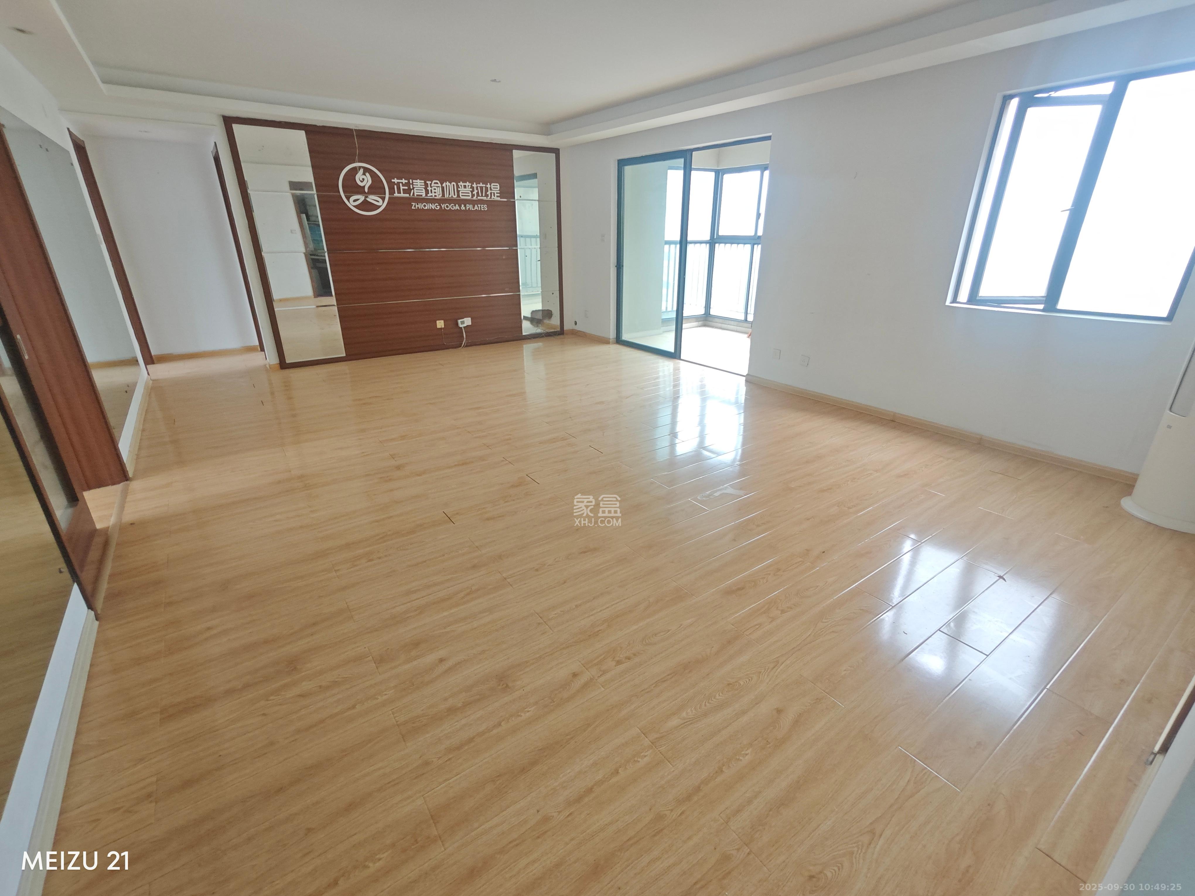 万科城 3室2厅2卫 3000.0元/月 万科城 3室2厅2卫 3000.0元/月室内图