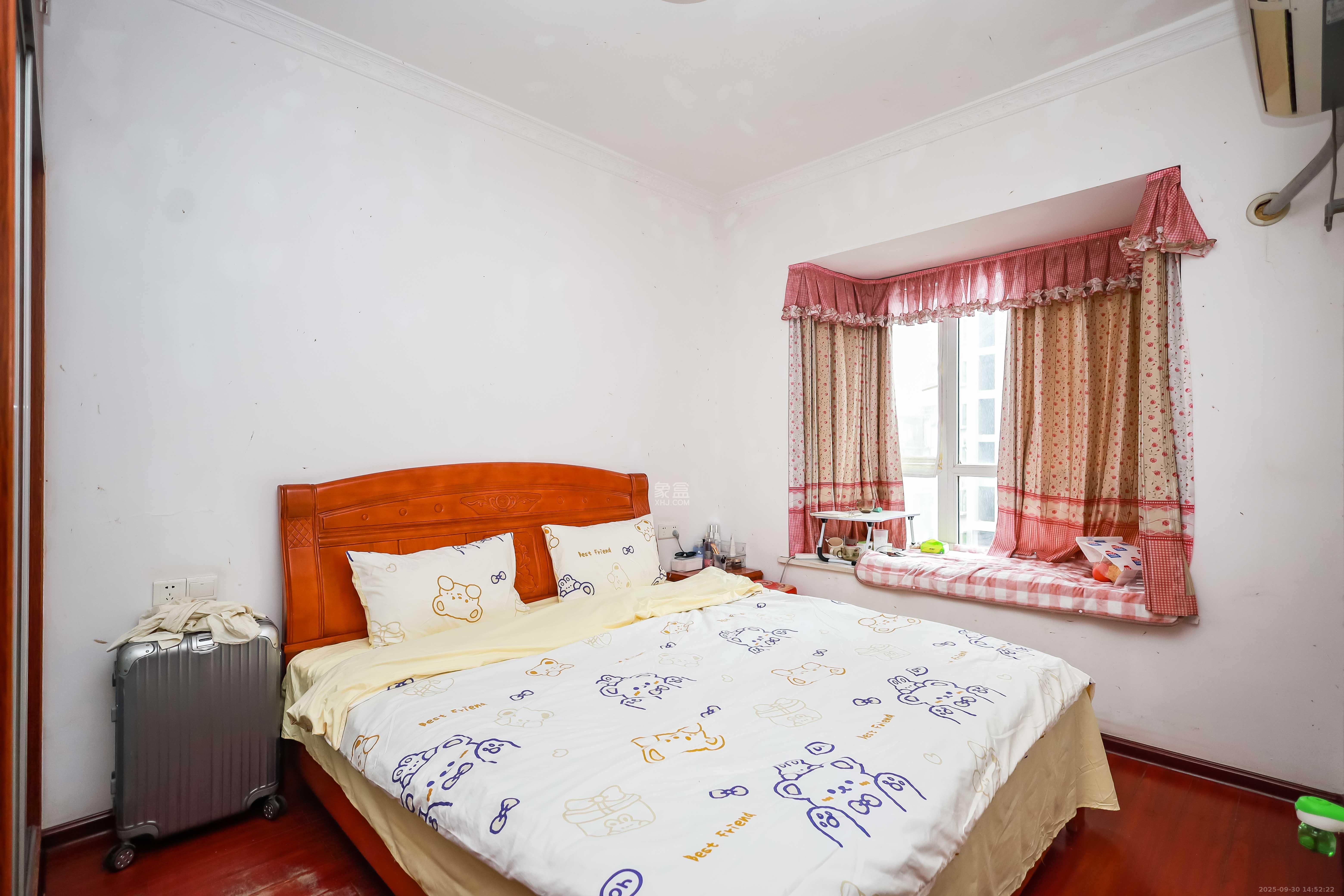 未来城科学家园 5室2厅3卫 165.0万 未来城科学家园 5室2厅3卫 165.0万卧室