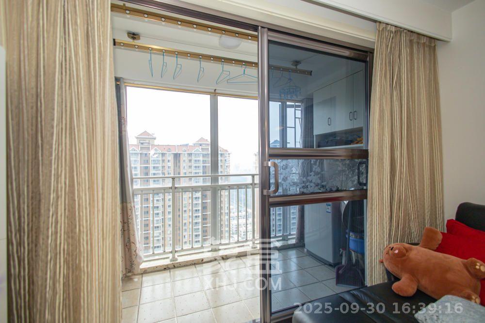 恒广国际景园一二区  1室2厅1卫    2200.0元/月室内图