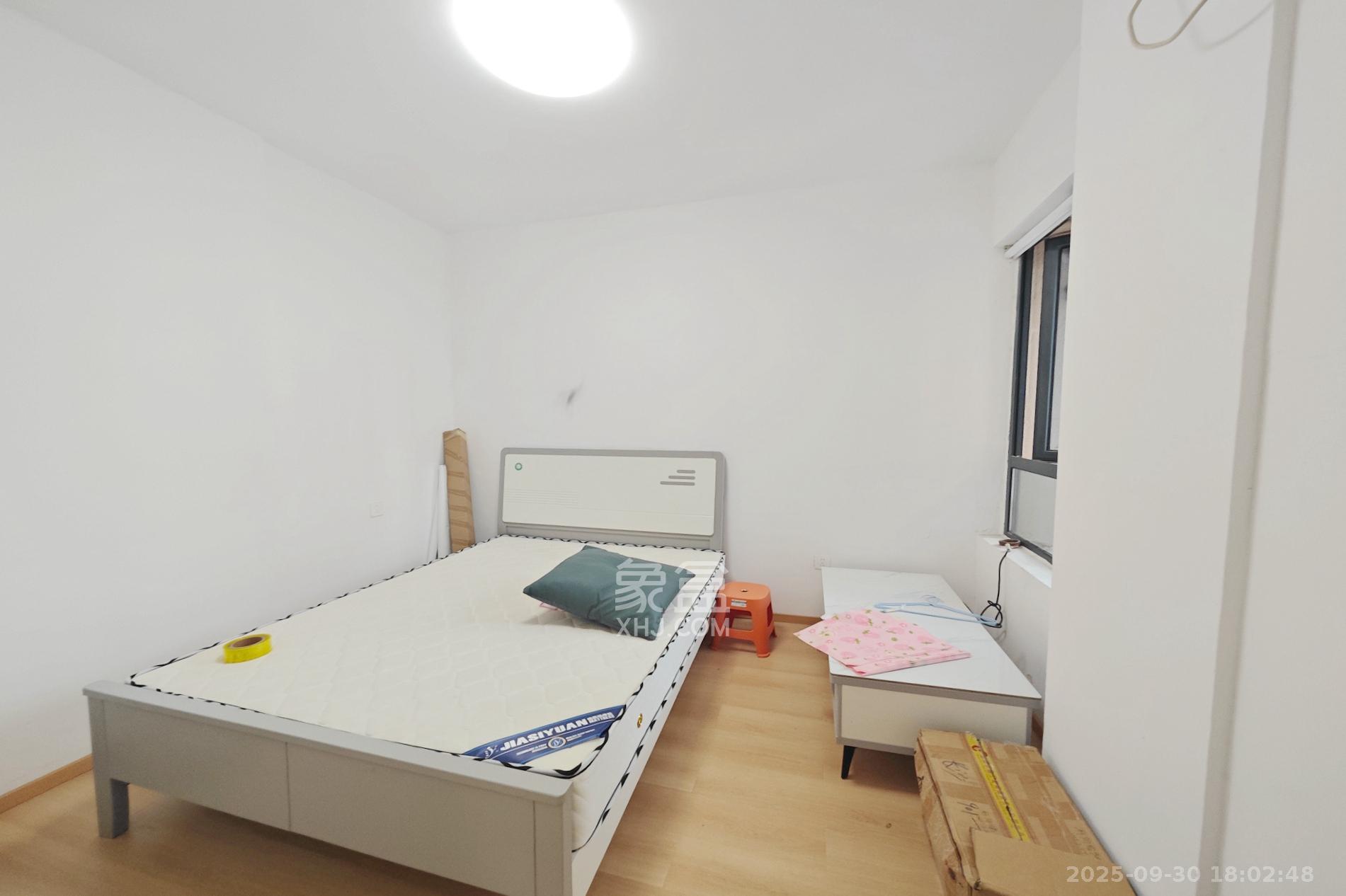 建发中央悦府  3室2厅1卫    140.0万卧室