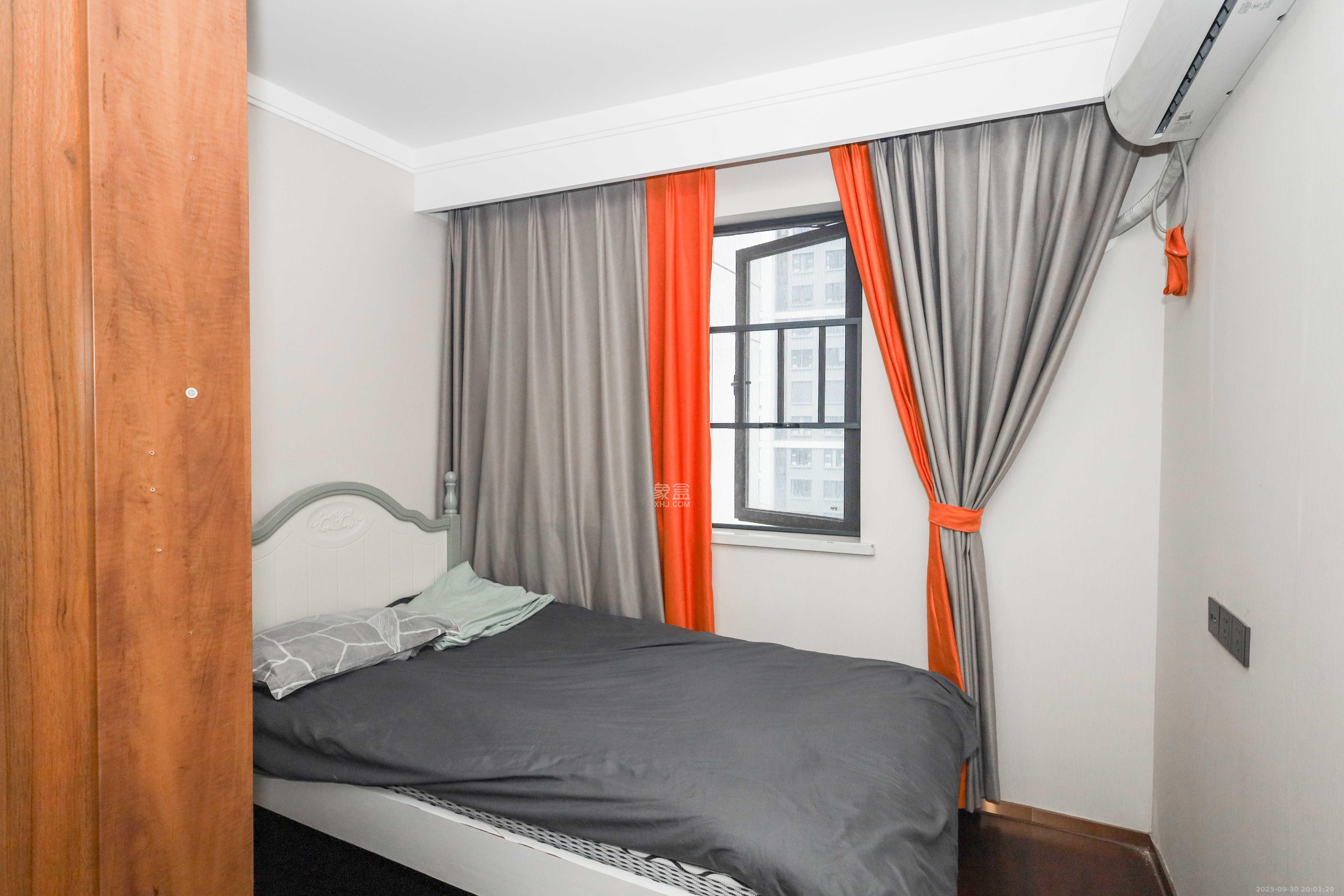 梅溪悦章  4室2厅2卫    180.0万卧室