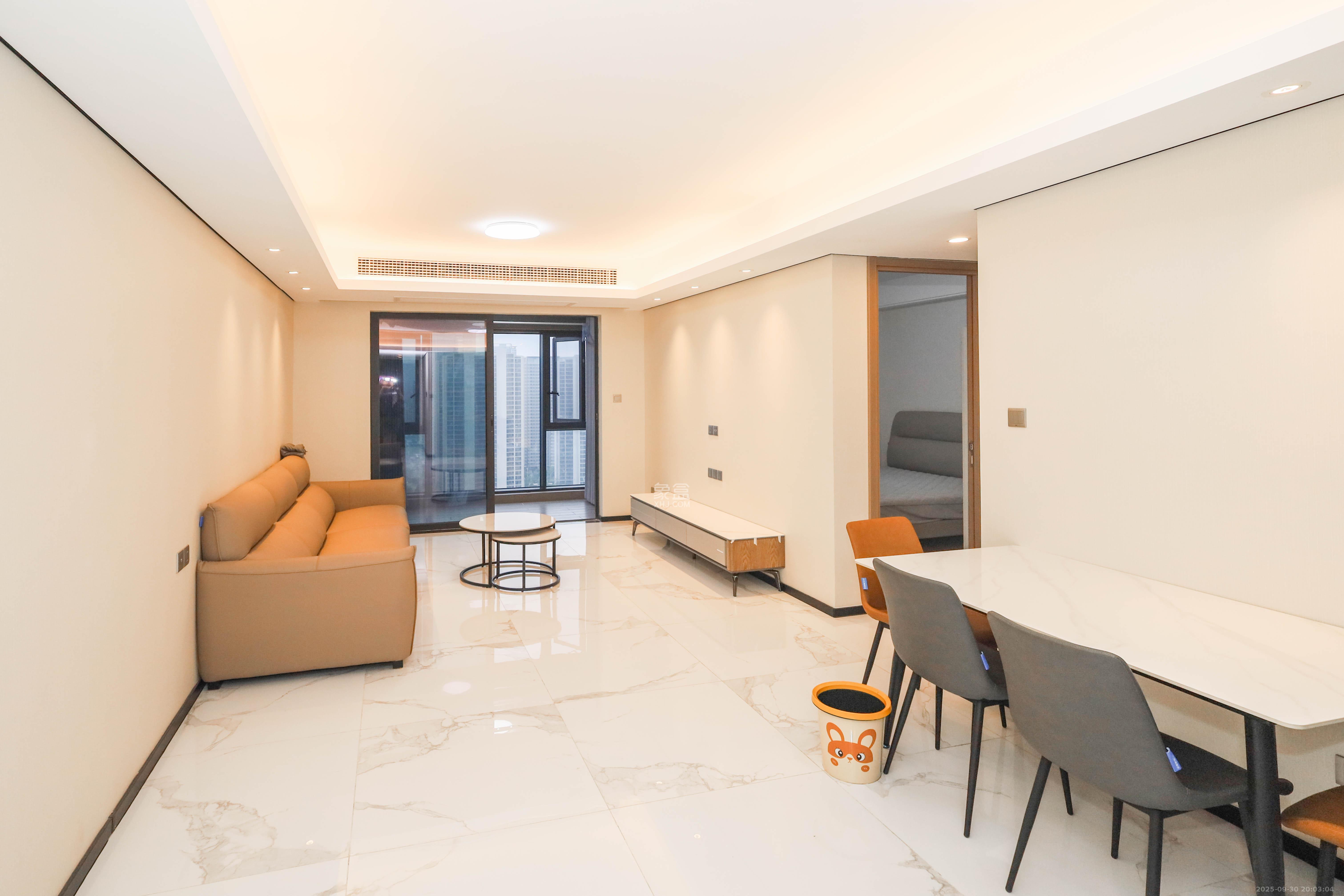 中海麓山境北区 3室2厅2卫 140.0万 中海麓山境北区 3室2厅2卫 140.0万客厅