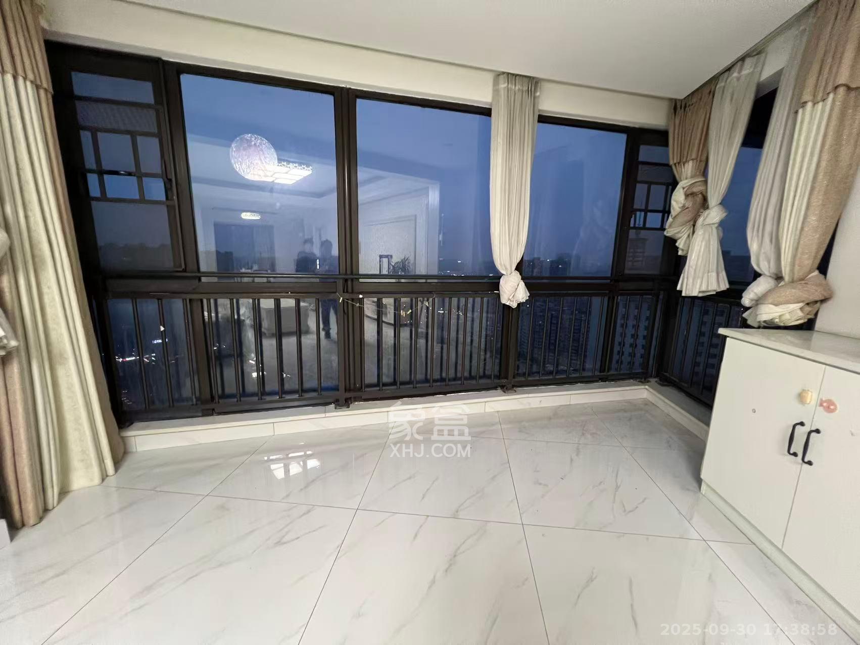 上东辛顿公寓  3室2厅1卫    3000.0元/月室内图