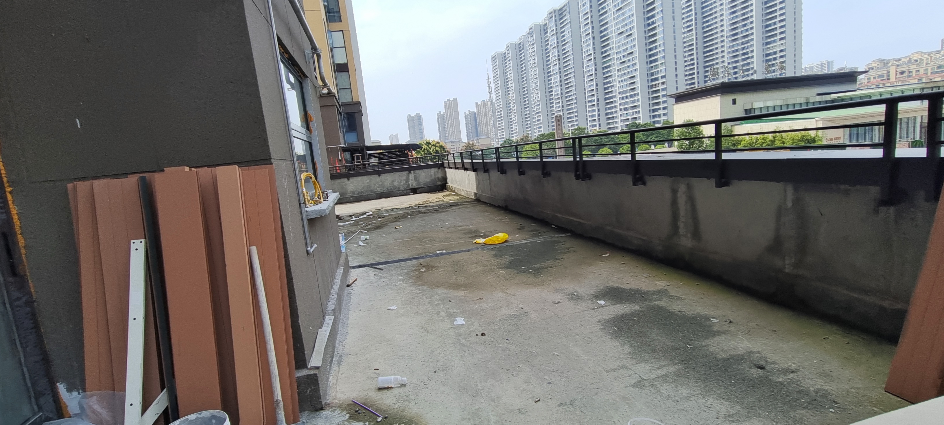 融冠蜜城  3室1厅2卫    4000.0元/月室内图